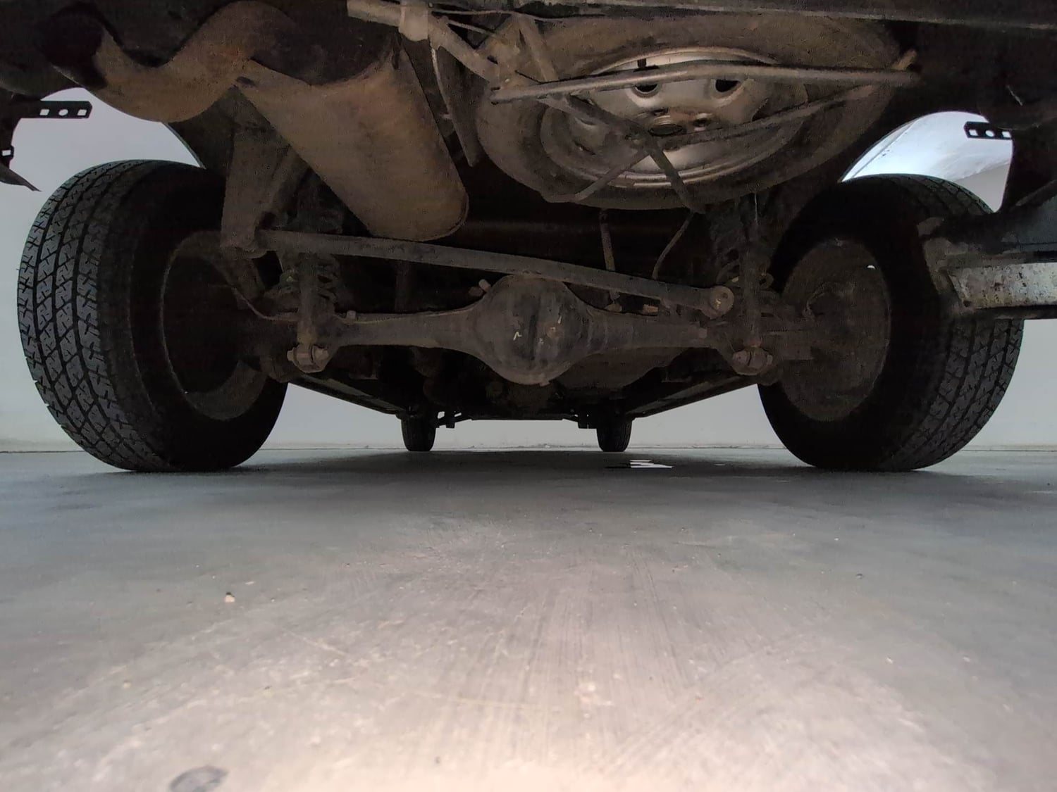 Used 2019 Maruti Suzuki Eeco 5 STR WITH A/C+HTR Petrol Manual extra REAR UNDERBODY VIEW (TAKEN FROM REAR)