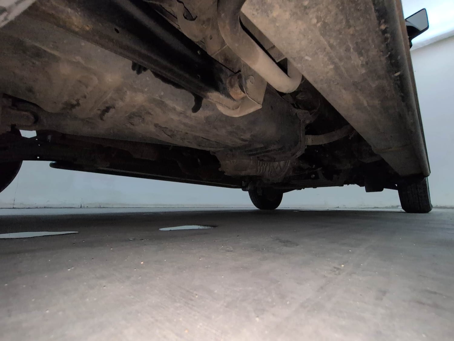 Used 2019 Maruti Suzuki Eeco 5 STR WITH A/C+HTR Petrol Manual extra REAR RIGHT UNDERBODY VIEW