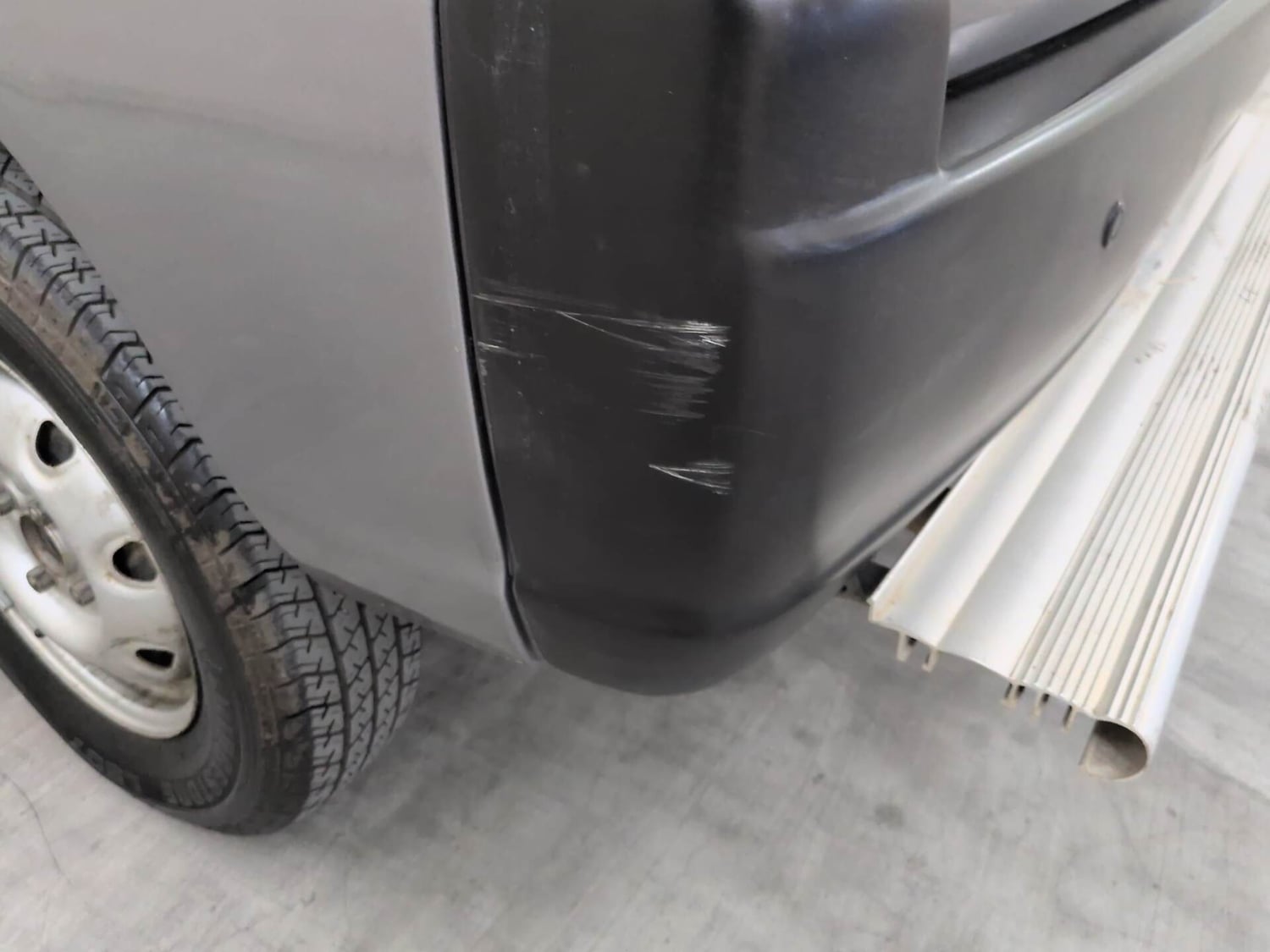 Used 2019 Maruti Suzuki Eeco 5 STR WITH A/C+HTR Petrol Manual dents MINOR SCRATCH