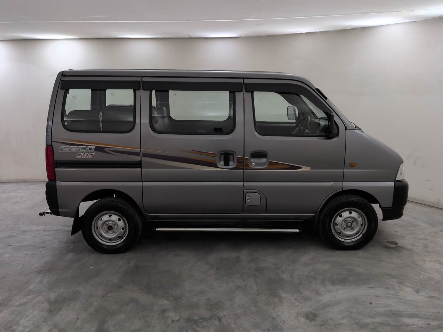 Used 2019 Maruti Suzuki Eeco 5 STR WITH A/C+HTR Petrol Manual exterior RIGHT SIDE VIEW