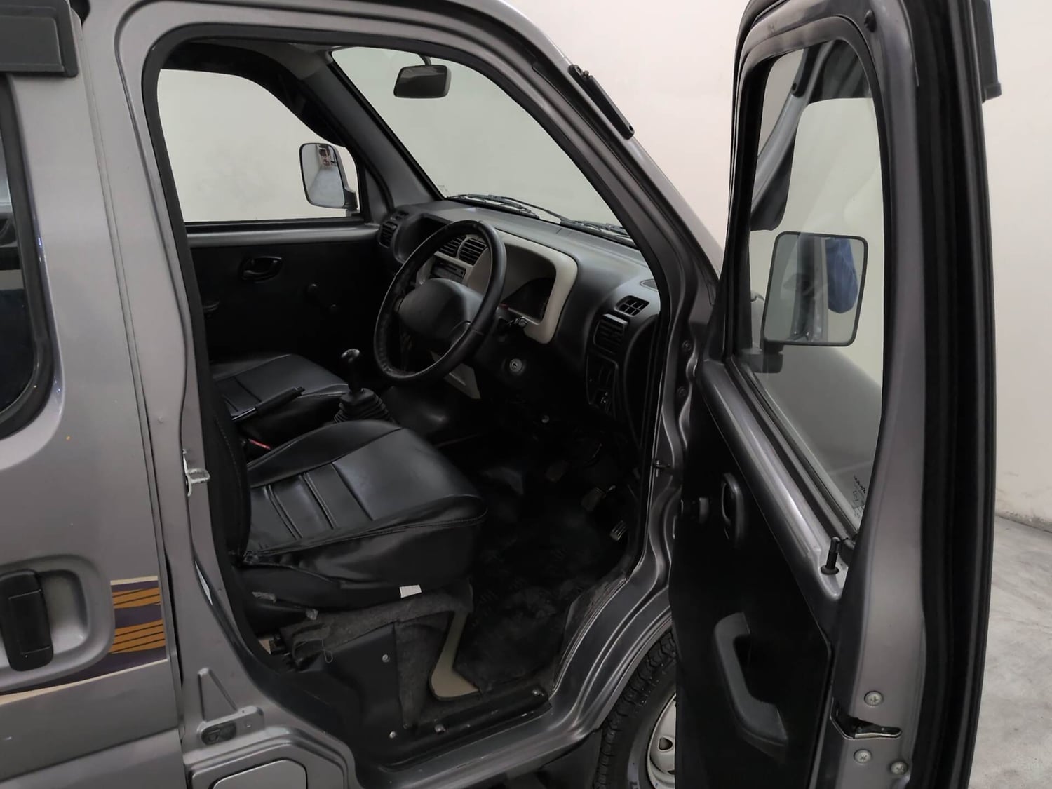 Used 2019 Maruti Suzuki Eeco 5 STR WITH A/C+HTR Petrol Manual interior RIGHT SIDE FRONT DOOR CABIN VIEW