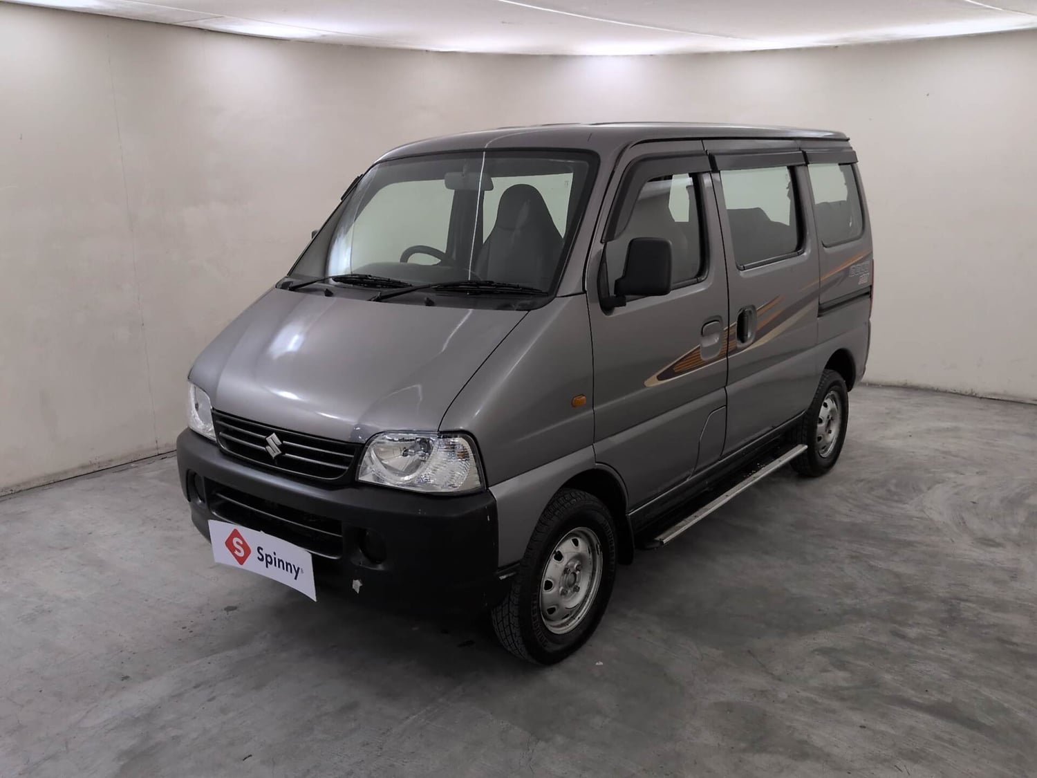 Used 2019 Maruti Suzuki Eeco 5 STR WITH A/C+HTR Petrol Manual exterior LEFT FRONT CORNER VIEW