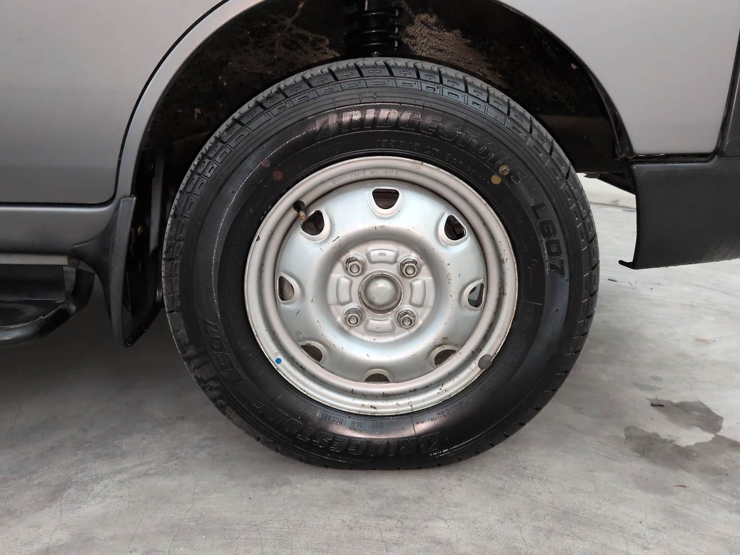 Used 2019 Maruti Suzuki Eeco 5 STR WITH A/C+HTR Petrol Manual tyres RIGHT FRONT TYRE RIM VIEW