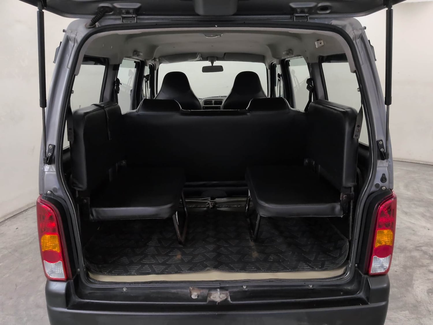 Used 2019 Maruti Suzuki Eeco 5 STR WITH A/C+HTR Petrol Manual interior DICKY INSIDE VIEW