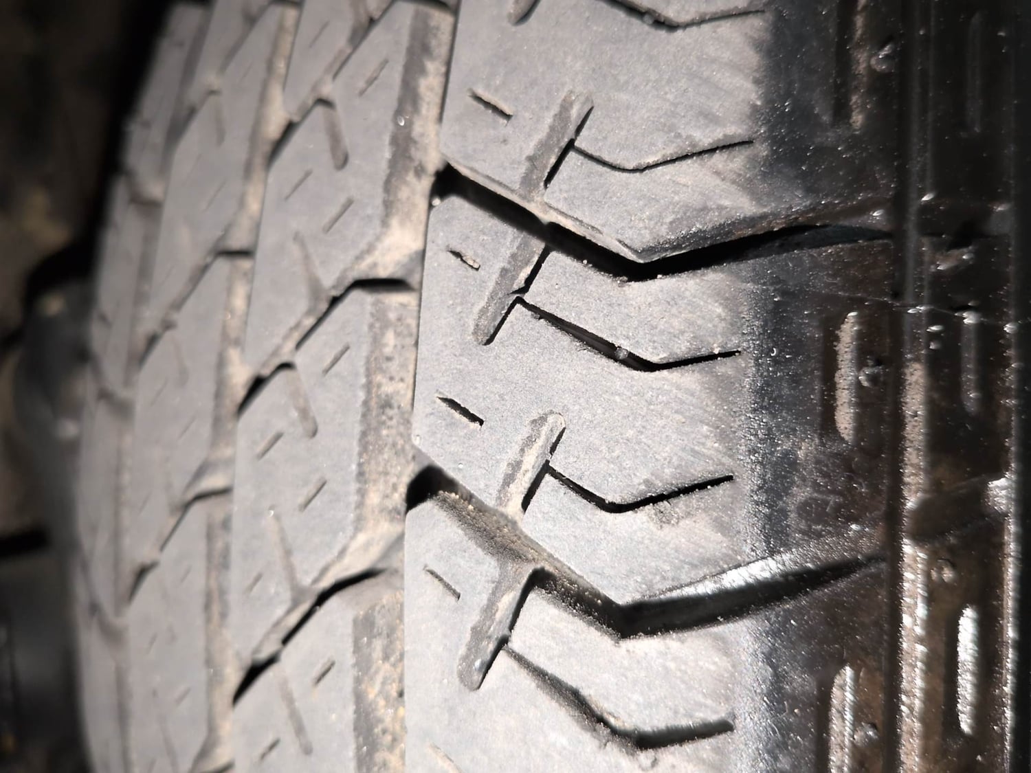 Used 2019 Maruti Suzuki Eeco 5 STR WITH A/C+HTR Petrol Manual tyres RIGHT FRONT TYRE TREAD VIEW