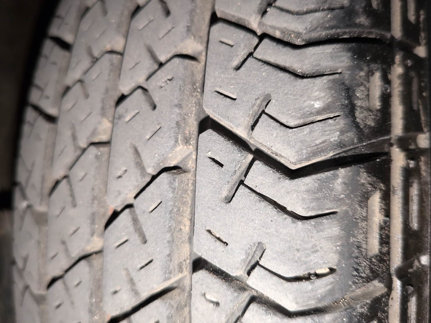 Used 2019 Maruti Suzuki Eeco 5 STR WITH A/C+HTR Petrol Manual tyres LEFT FRONT TYRE TREAD VIEW