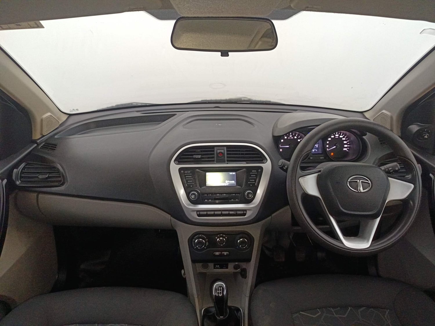 Used 2016 Tata Tiago Revotron XT Petrol Manual interior DASHBOARD VIEW