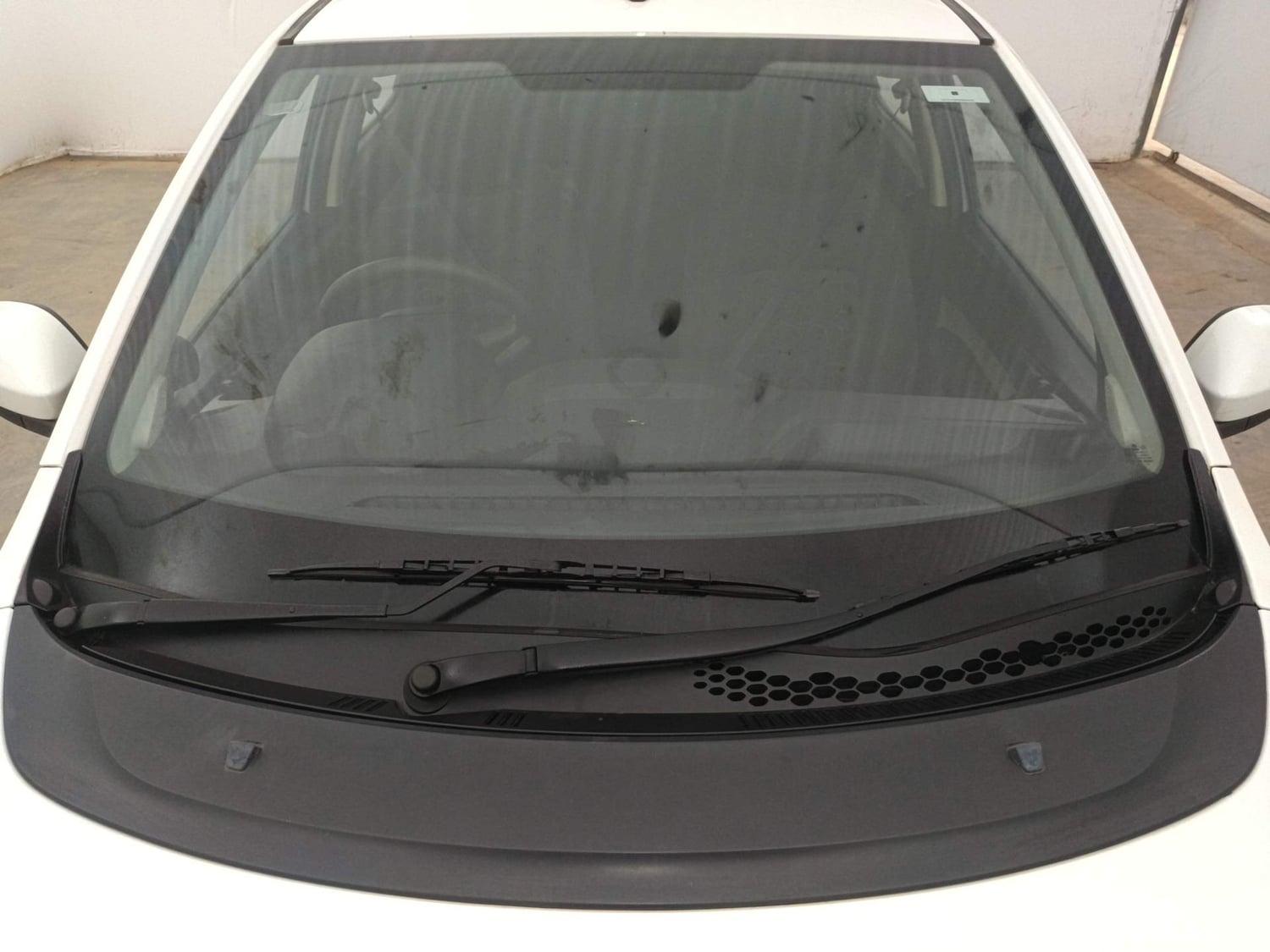 Used 2016 Tata Tiago Revotron XT Petrol Manual exterior FRONT WINDSHIELD VIEW