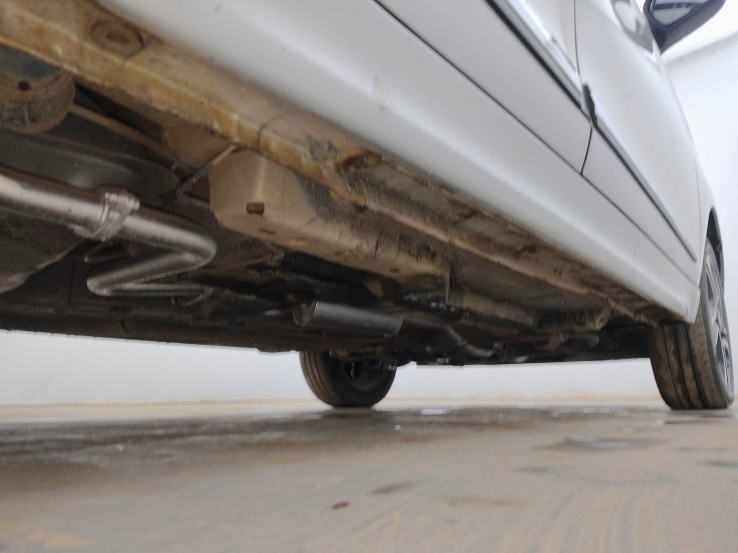 Used 2020 Tata Tiago XZA Plus Petrol Automatic extra REAR RIGHT UNDERBODY VIEW