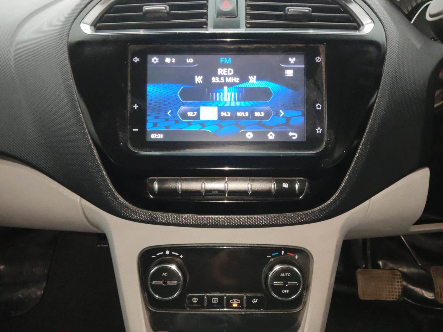 Used 2020 Tata Tiago XZA Plus Petrol Automatic interior MUSIC SYSTEM & AC CONTROL VIEW