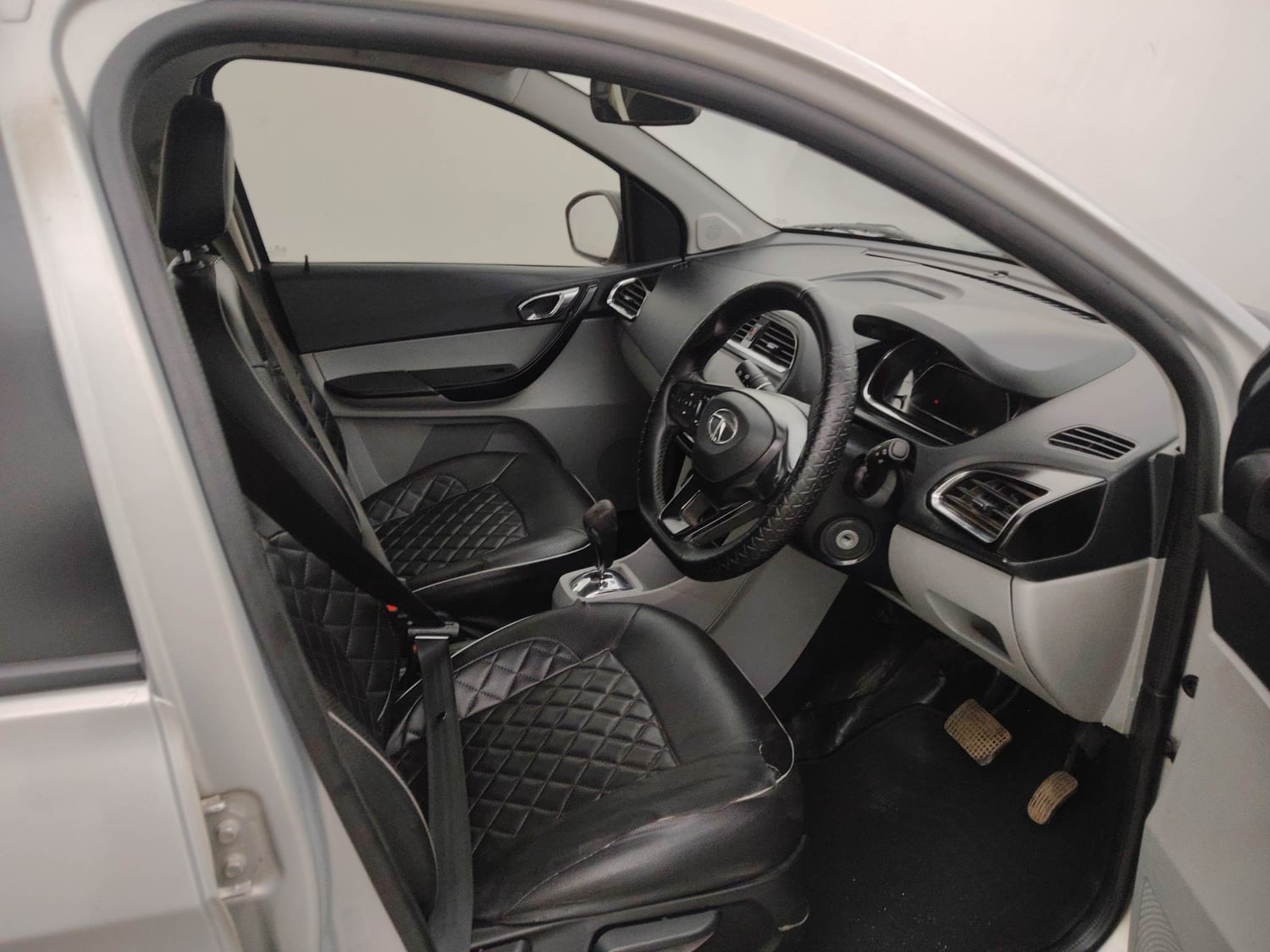 Used 2020 Tata Tiago XZA Plus Petrol Automatic interior RIGHT SIDE FRONT DOOR CABIN VIEW