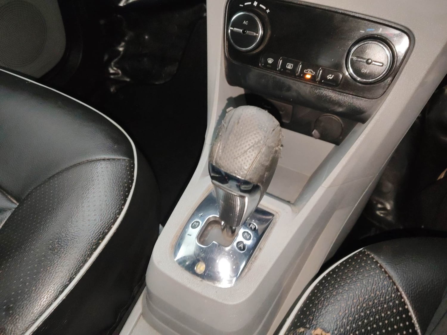 Used 2020 Tata Tiago XZA Plus Petrol Automatic interior GEAR  KNOB VIEW