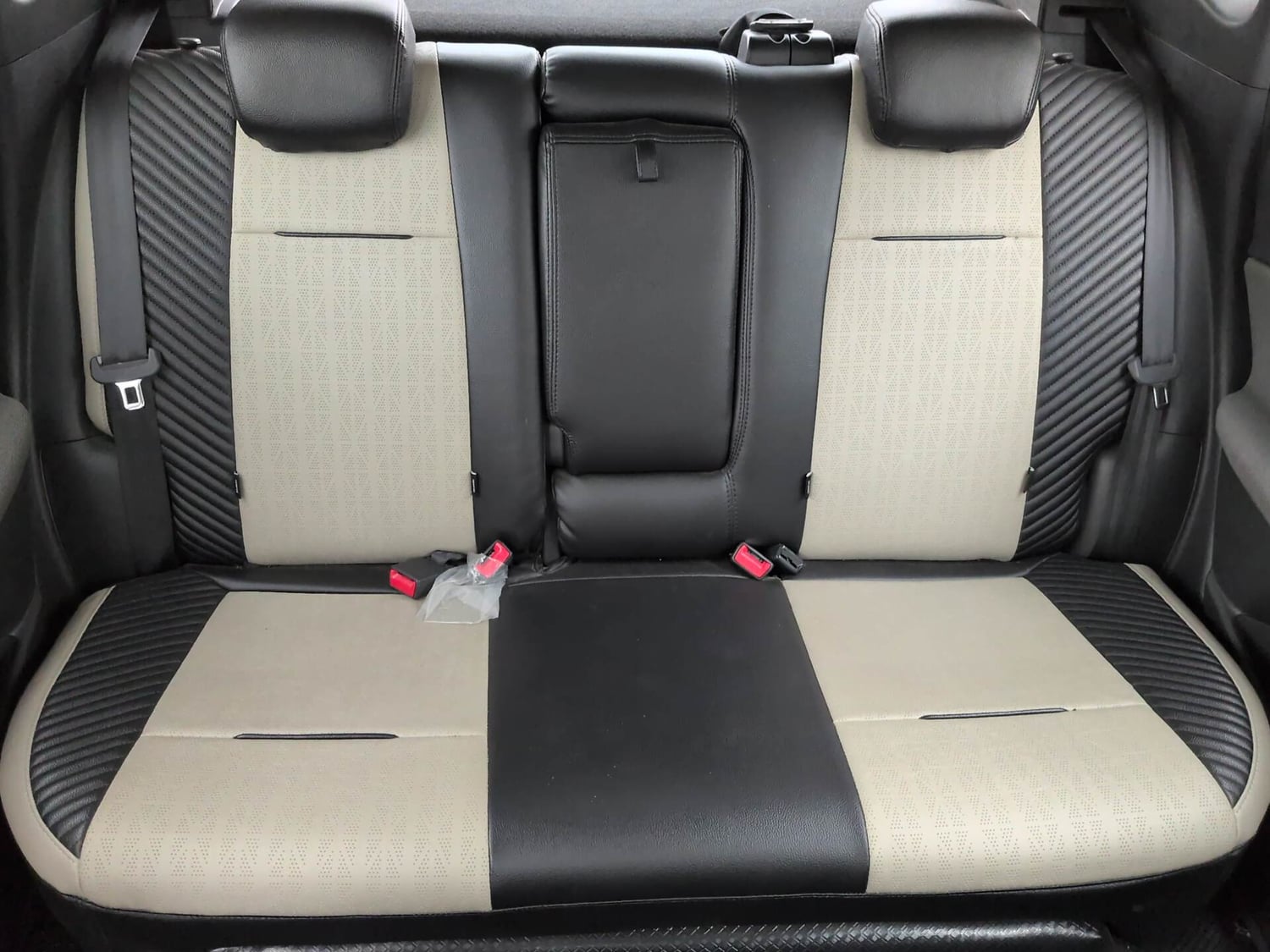 Used 2024 Nissan Magnite N-Connecta B4D 1.0 Petrol AMT Dual Tone Petrol Automatic interior REAR SEAT CONDITION VIEW