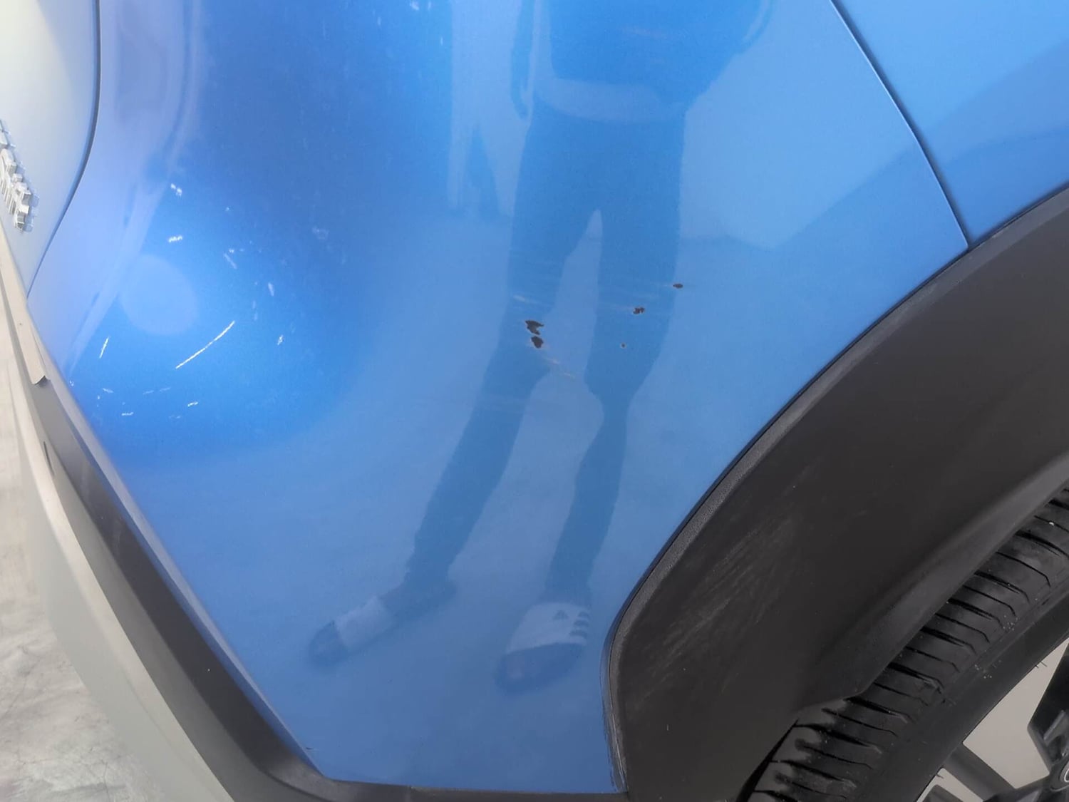 Used 2024 Nissan Magnite N-Connecta B4D 1.0 Petrol AMT Dual Tone Petrol Automatic dents MINOR SCRATCH