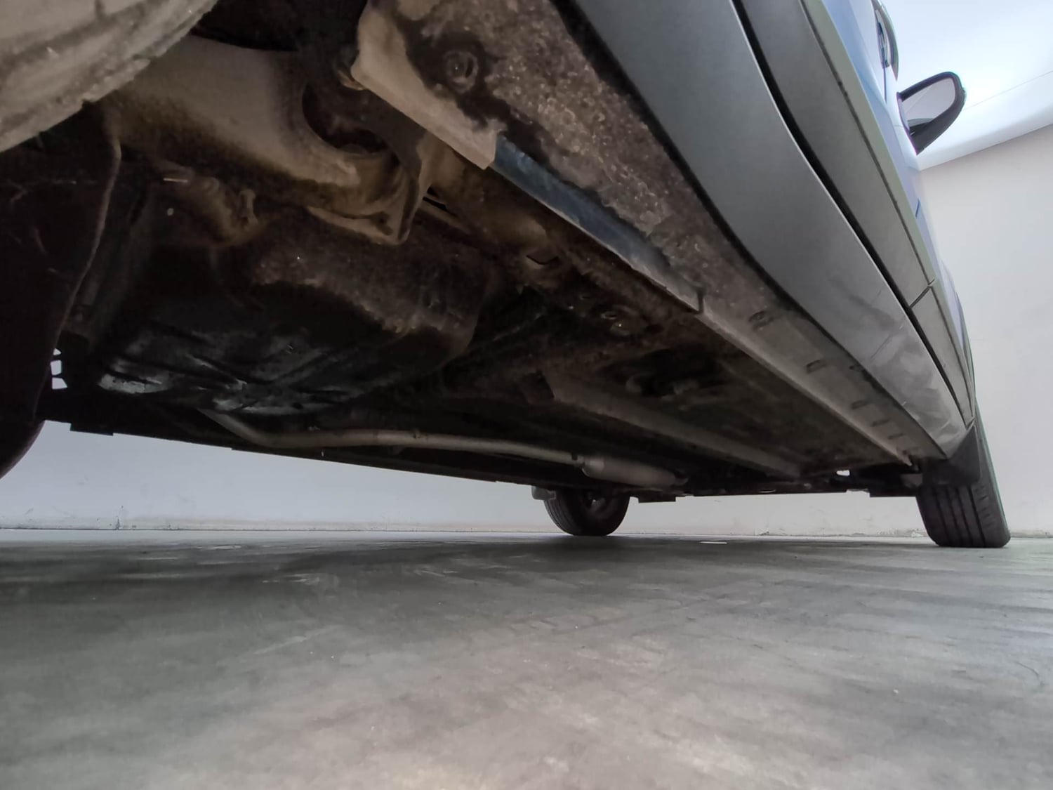 Used 2024 Nissan Magnite N-Connecta B4D 1.0 Petrol AMT Dual Tone Petrol Automatic extra REAR RIGHT UNDERBODY VIEW
