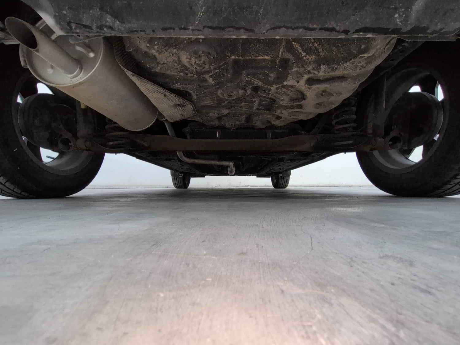 Used 2024 Nissan Magnite N-Connecta B4D 1.0 Petrol AMT Dual Tone Petrol Automatic extra REAR UNDERBODY VIEW (TAKEN FROM REAR)