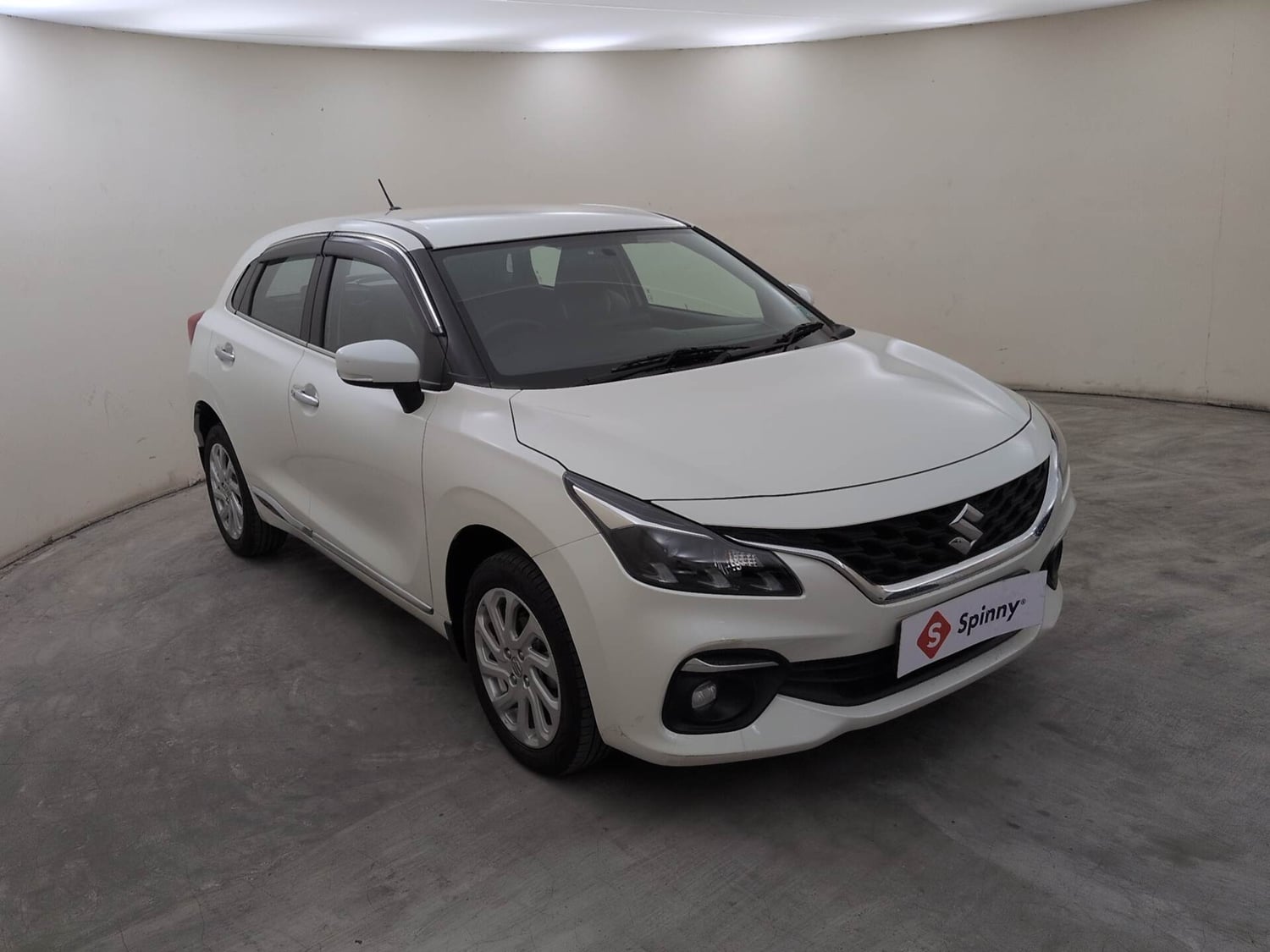 Used 2024 Maruti Suzuki Baleno Zeta MT Petrol Manual exterior RIGHT FRONT CORNER VIEW
