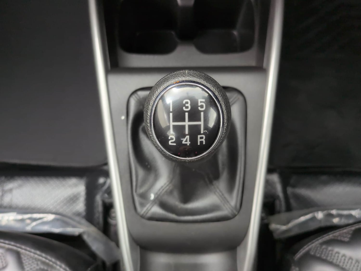 Used 2024 Maruti Suzuki Baleno Zeta MT Petrol Manual interior GEAR  KNOB VIEW