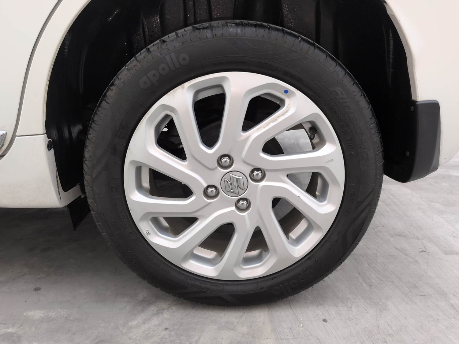 Used 2024 Maruti Suzuki Baleno Zeta MT Petrol Manual tyres LEFT REAR TYRE RIM VIEW