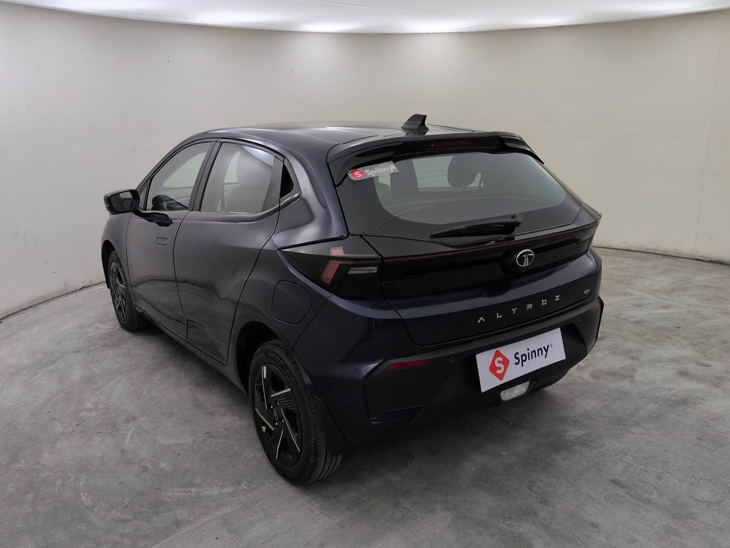 Used 2025 Tata Altroz Accomplished Plus S Petrol 6DCT Petrol Automatic exterior LEFT REAR CORNER VIEW