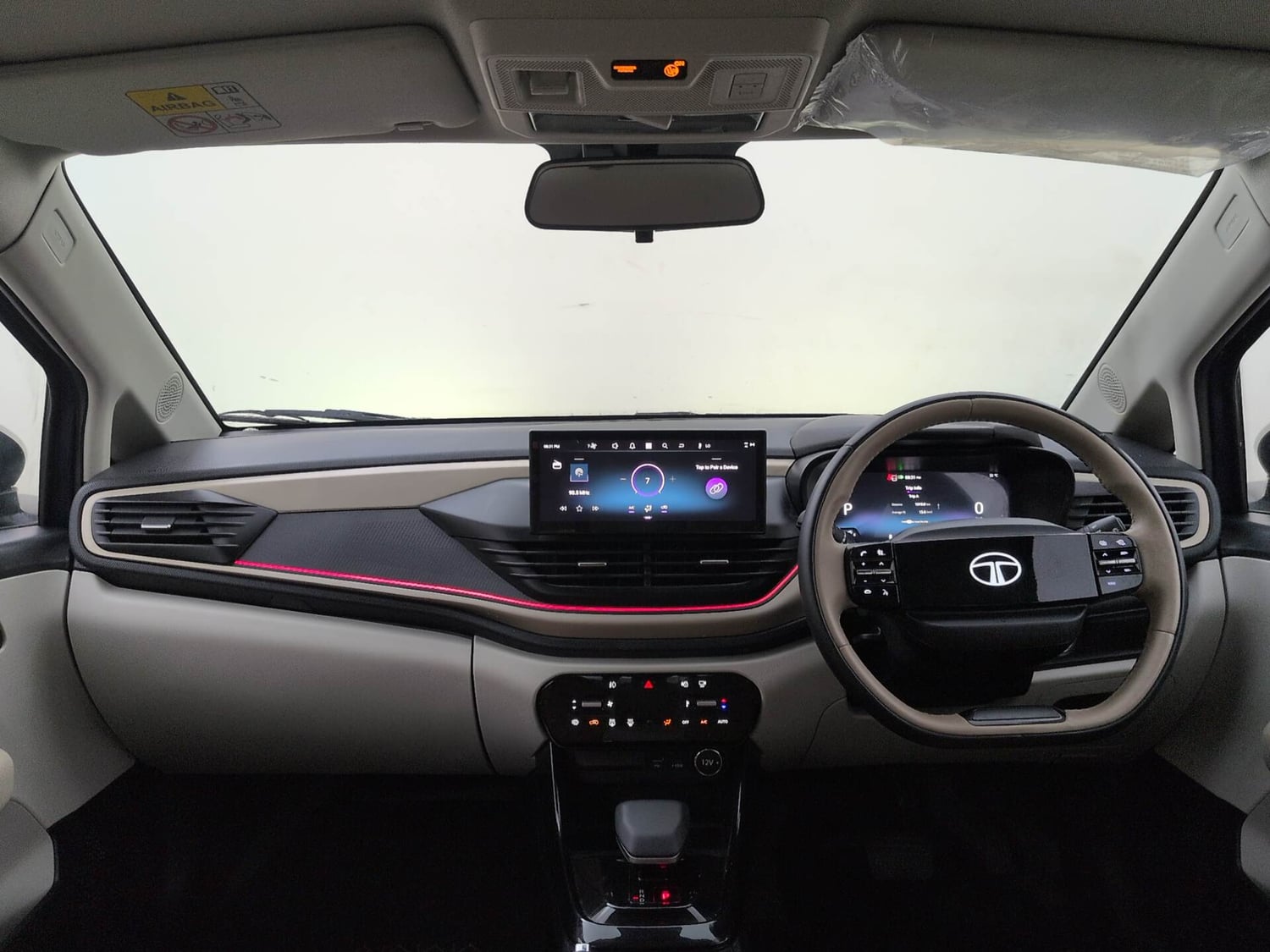 Used 2025 Tata Altroz Accomplished Plus S Petrol 6DCT Petrol Automatic interior DASHBOARD VIEW