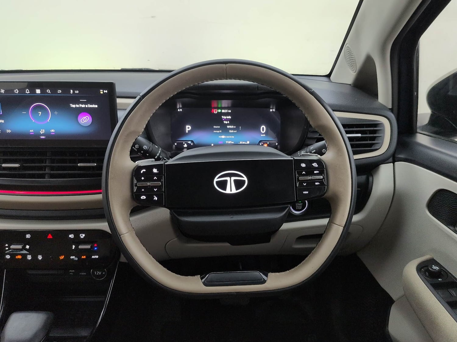 Used 2025 Tata Altroz Accomplished Plus S Petrol 6DCT Petrol Automatic interior STEERING VIEW