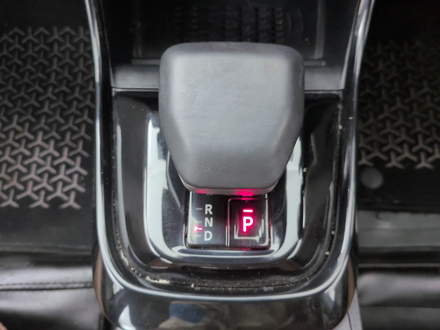 Used 2025 Tata Altroz Accomplished Plus S Petrol 6DCT Petrol Automatic interior GEAR  KNOB VIEW