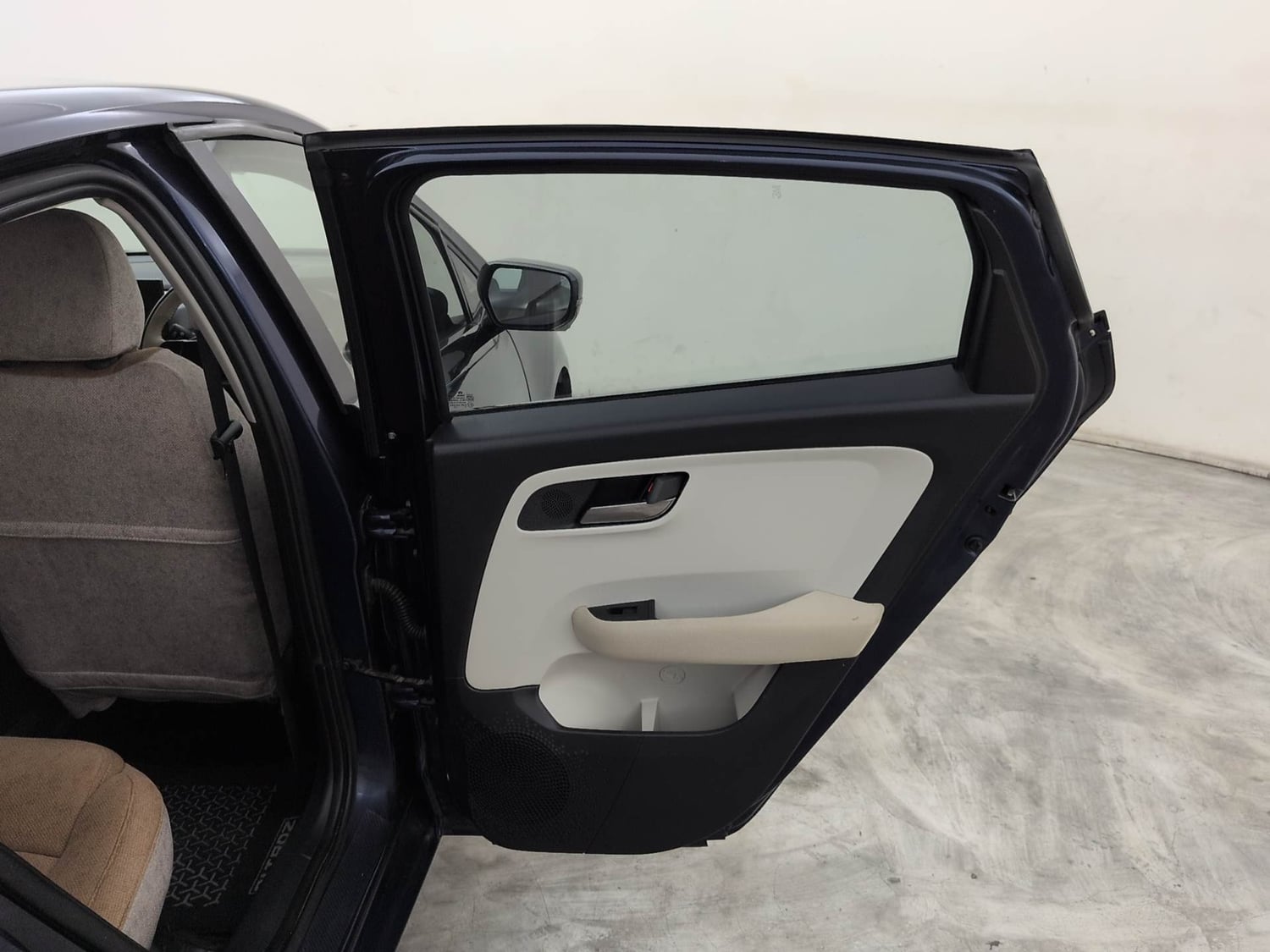 Used 2025 Tata Altroz Accomplished Plus S Petrol 6DCT Petrol Automatic interior RIGHT REAR DOOR OPEN VIEW