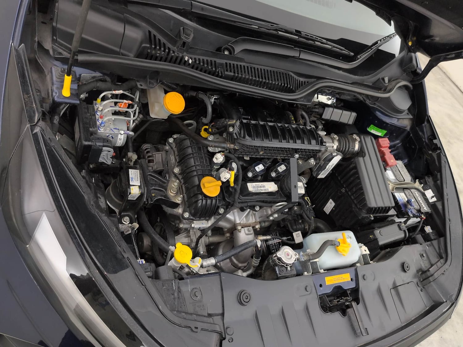 Used 2025 Tata Altroz Accomplished Plus S Petrol 6DCT Petrol Automatic engine ENGINE RIGHT SIDE VIEW