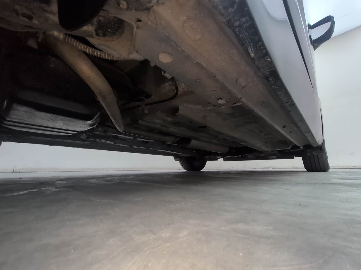 Used 2025 Tata Altroz Accomplished Plus S Petrol 6DCT Petrol Automatic extra REAR RIGHT UNDERBODY VIEW
