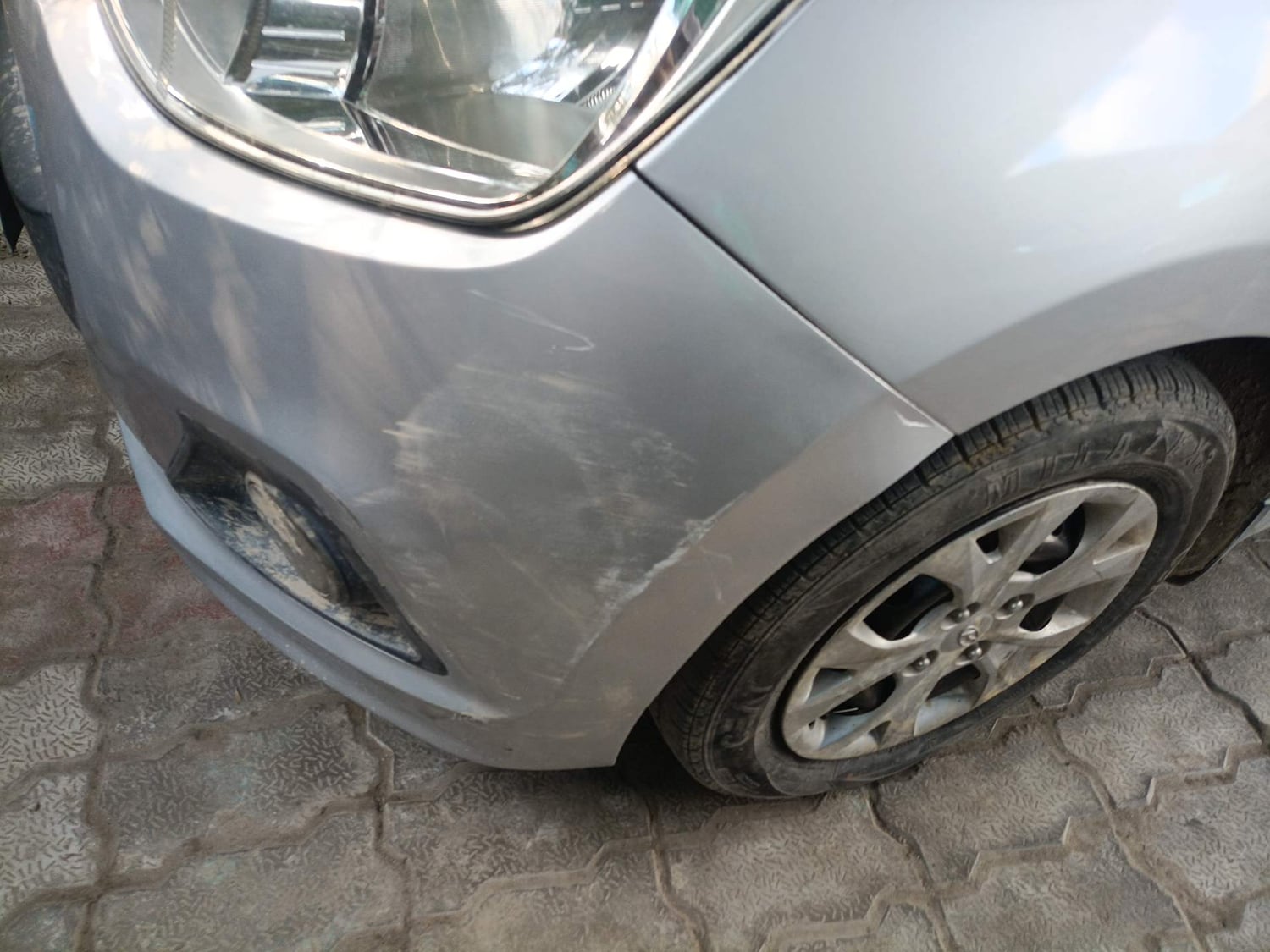 Used 2016 Hyundai Grand i10 Sportz 1.2 Kappa VTVT Petrol Manual dents MINOR SCRATCH