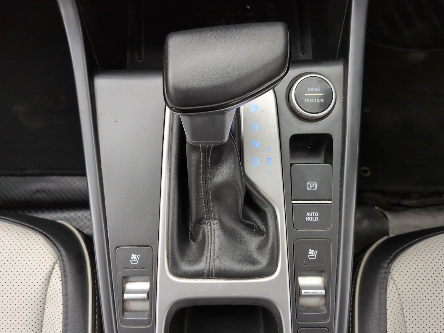 Used 2022 Hyundai Creta SX (O) 1.5 Diesel Automatic Diesel Automatic interior GEAR  KNOB VIEW