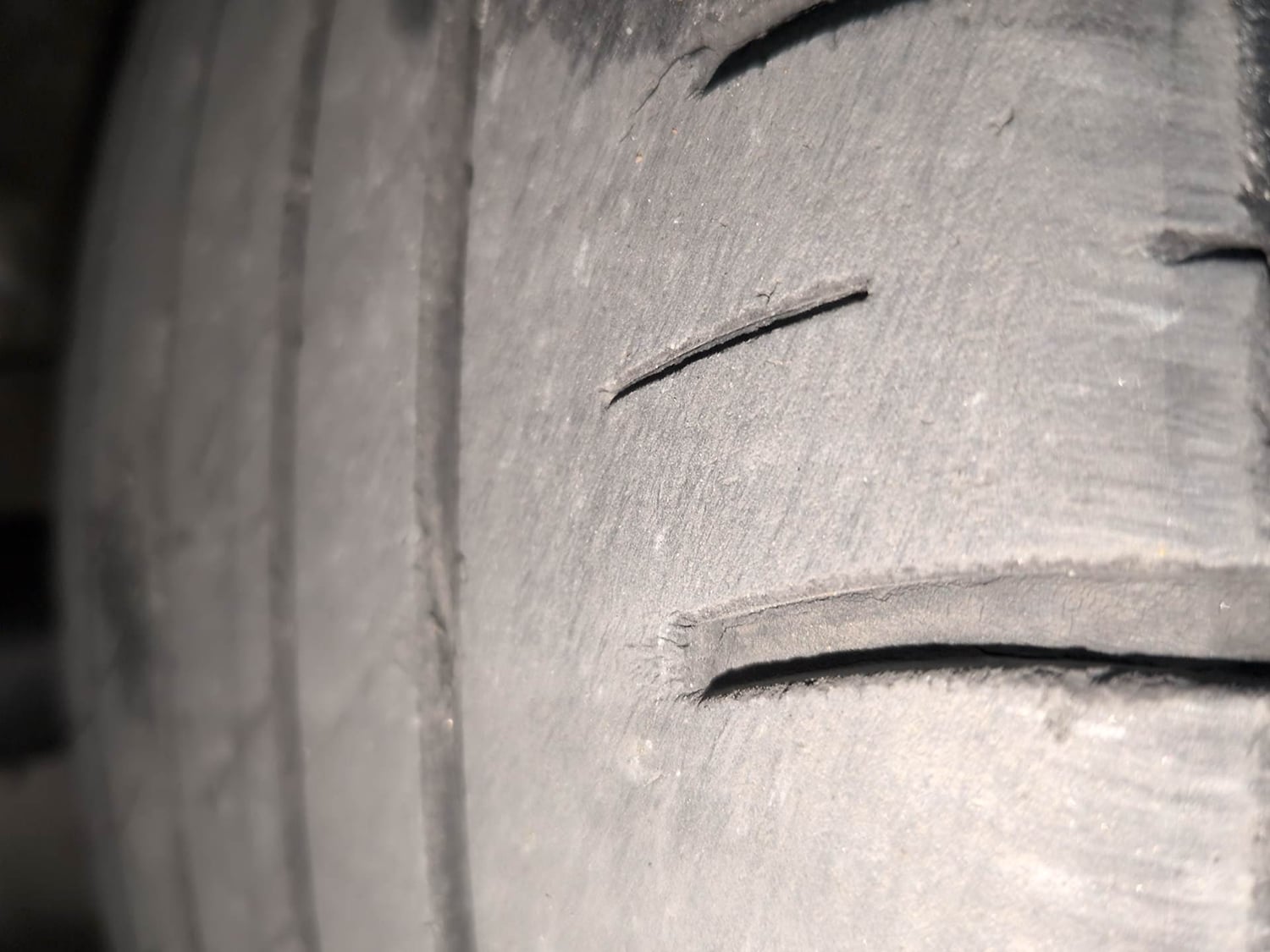 Used 2022 Hyundai Creta SX (O) 1.5 Diesel Automatic Diesel Automatic tyres RIGHT FRONT TYRE TREAD VIEW