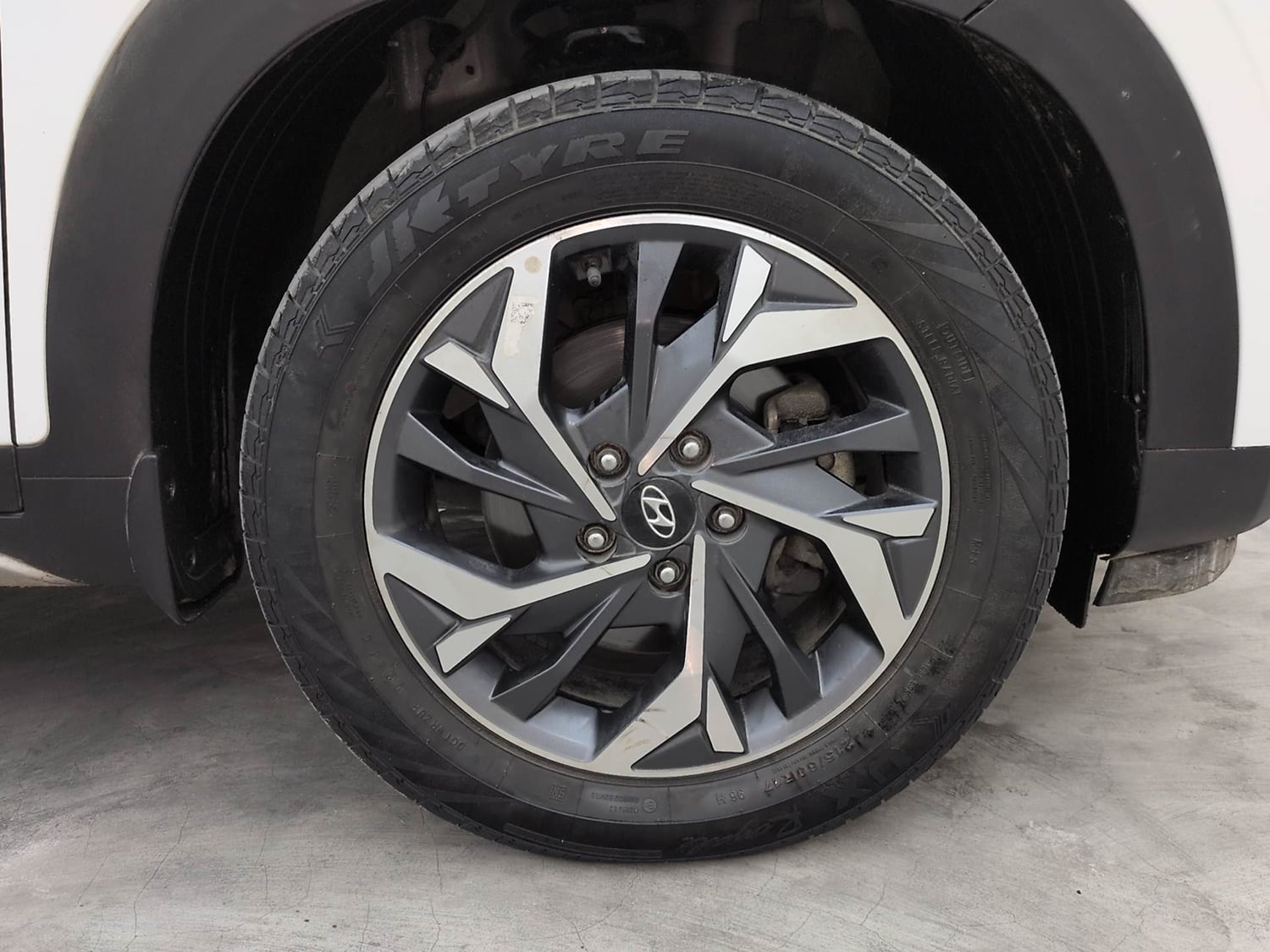 Used 2022 Hyundai Creta SX (O) 1.5 Diesel Automatic Diesel Automatic tyres RIGHT FRONT TYRE RIM VIEW