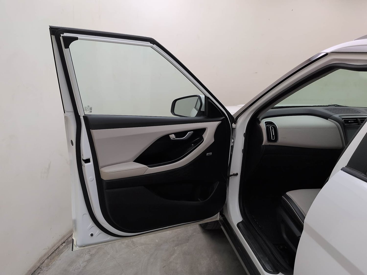 Used 2022 Hyundai Creta SX (O) 1.5 Diesel Automatic Diesel Automatic interior LEFT FRONT DOOR OPEN VIEW