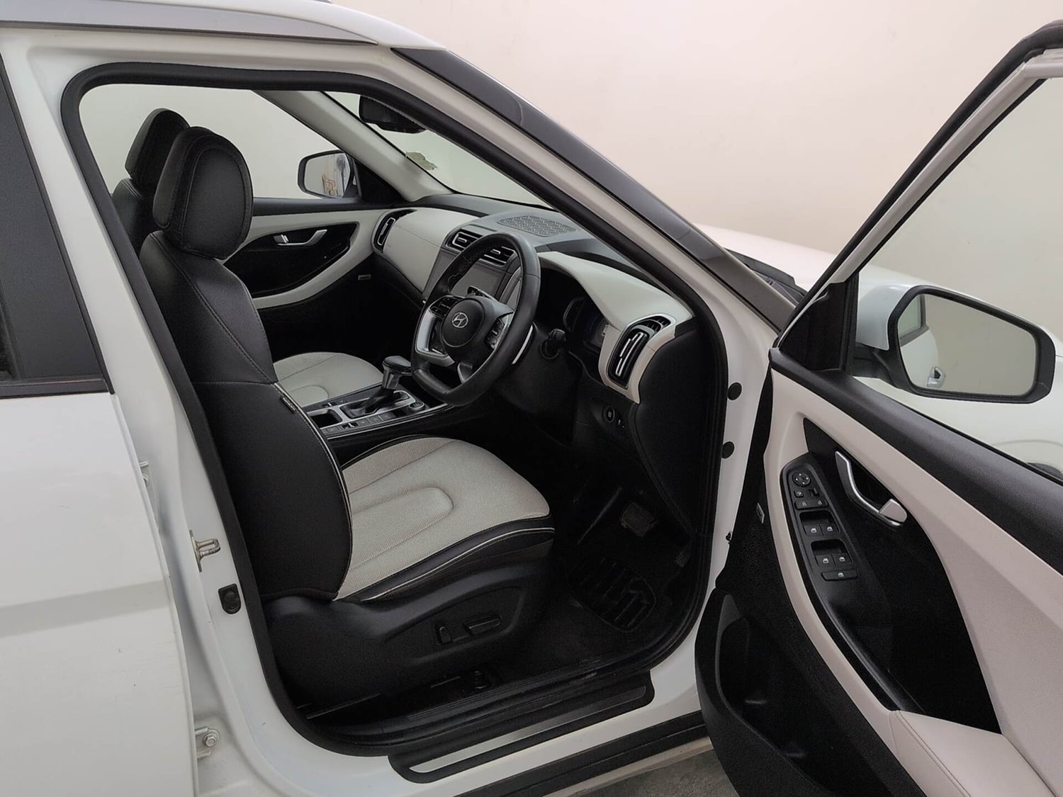 Used 2022 Hyundai Creta SX (O) 1.5 Diesel Automatic Diesel Automatic interior RIGHT SIDE FRONT DOOR CABIN VIEW