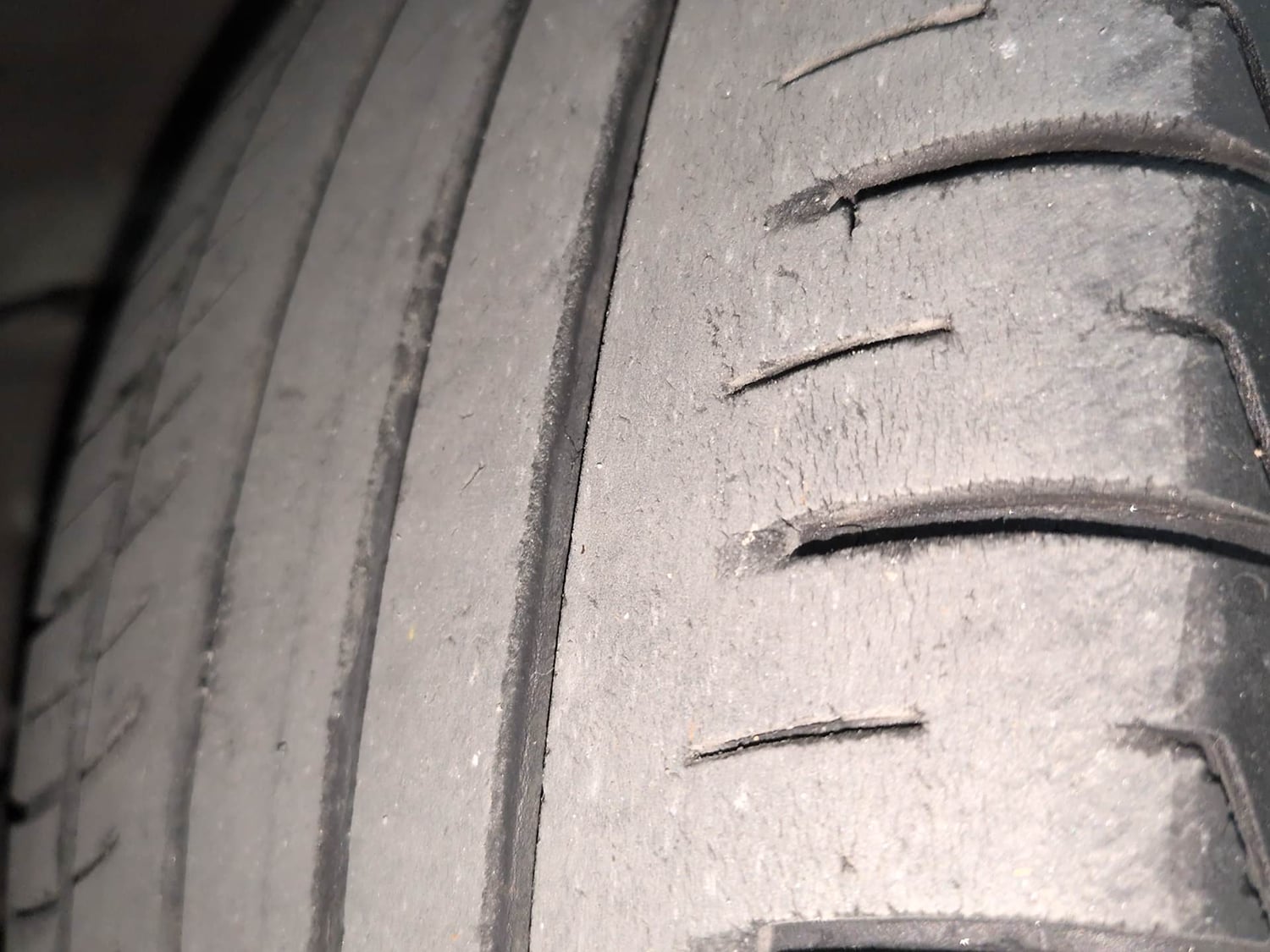 Used 2022 Hyundai Creta SX (O) 1.5 Diesel Automatic Diesel Automatic tyres LEFT FRONT TYRE TREAD VIEW