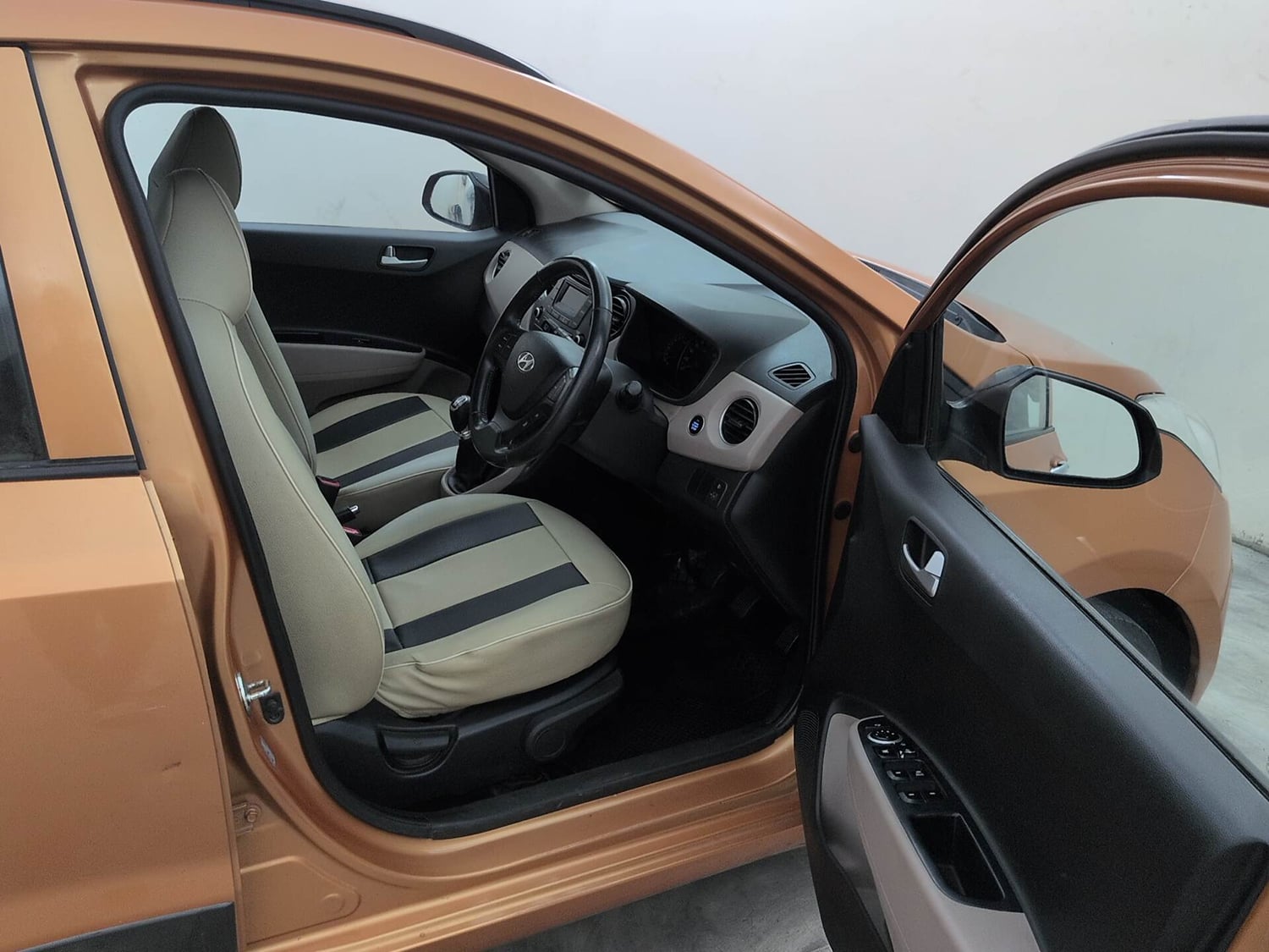 Used 2015 Hyundai Grand i10 Asta 1.2 Kappa VTVT Petrol Manual interior RIGHT SIDE FRONT DOOR CABIN VIEW