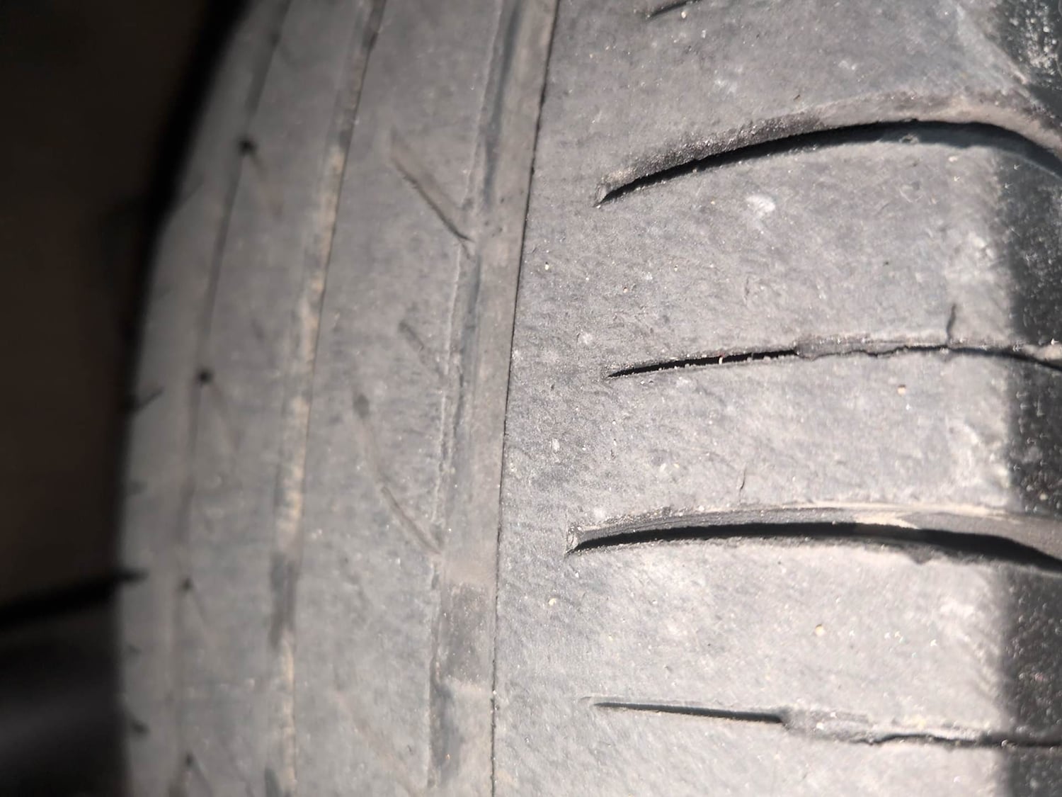 Used 2015 Hyundai Grand i10 Asta 1.2 Kappa VTVT Petrol Manual tyres RIGHT FRONT TYRE TREAD VIEW