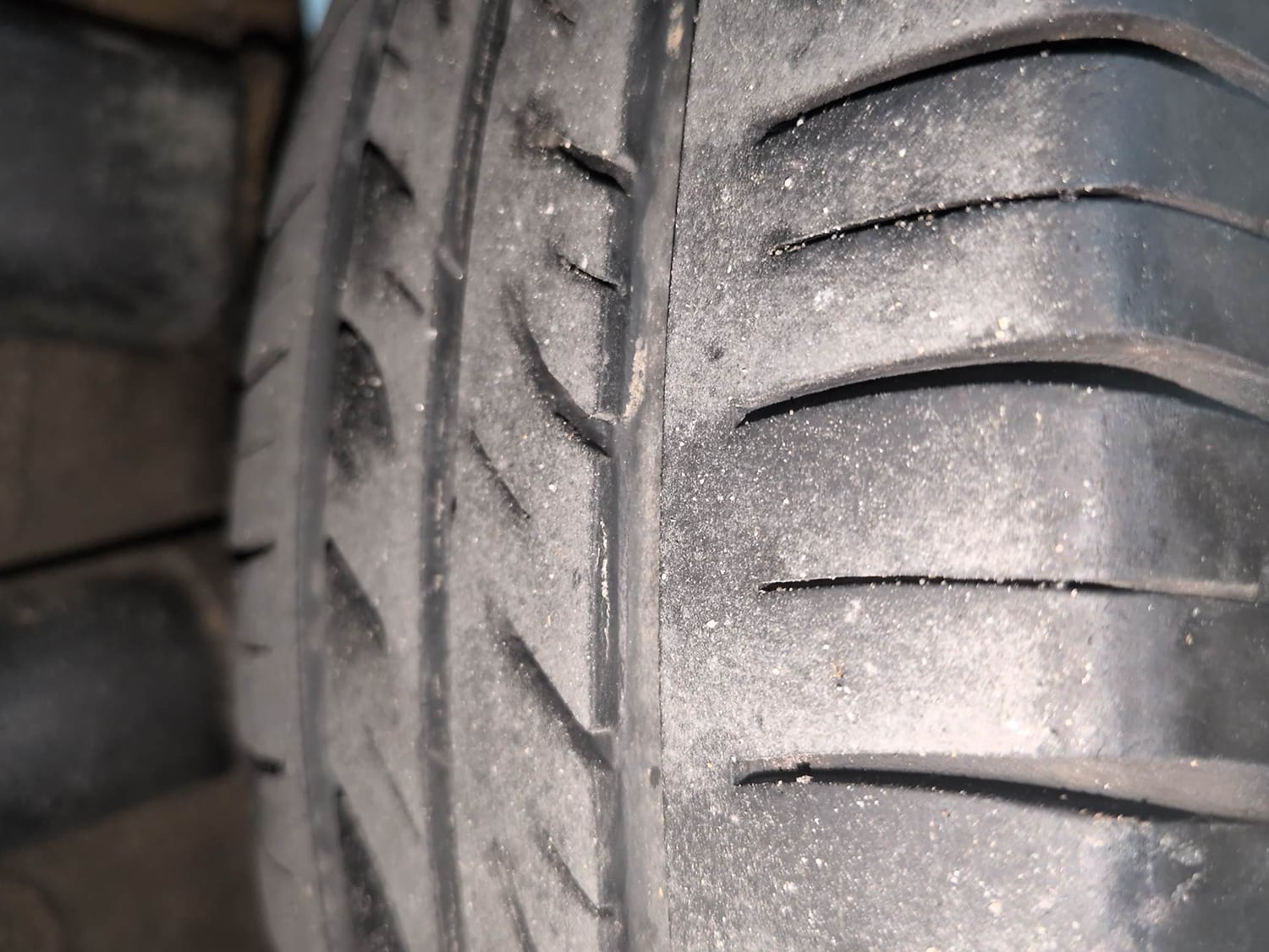 Used 2015 Hyundai Grand i10 Asta 1.2 Kappa VTVT Petrol Manual tyres LEFT REAR TYRE TREAD VIEW