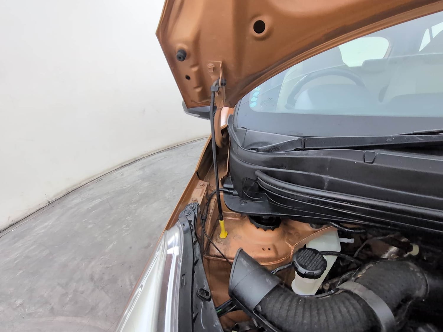 Used 2015 Hyundai Grand i10 Asta 1.2 Kappa VTVT Petrol Manual engine ENGINE RIGHT SIDE HINGE & APRON VIEW