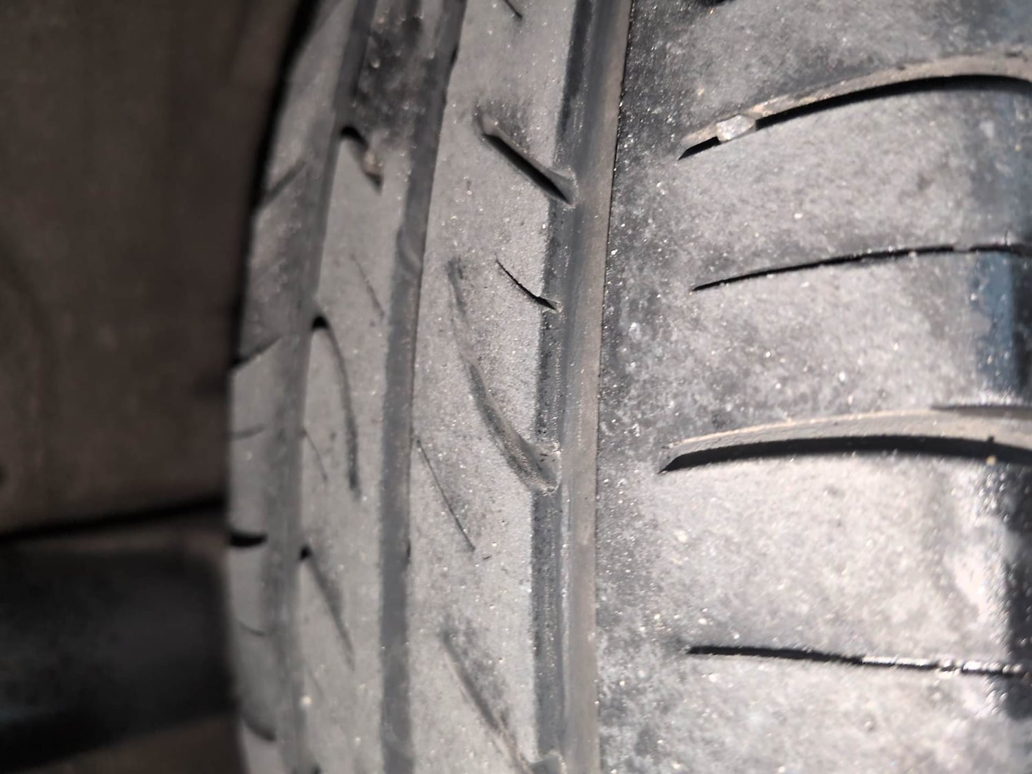 Used 2015 Hyundai Grand i10 Asta 1.2 Kappa VTVT Petrol Manual tyres RIGHT REAR TYRE TREAD VIEW