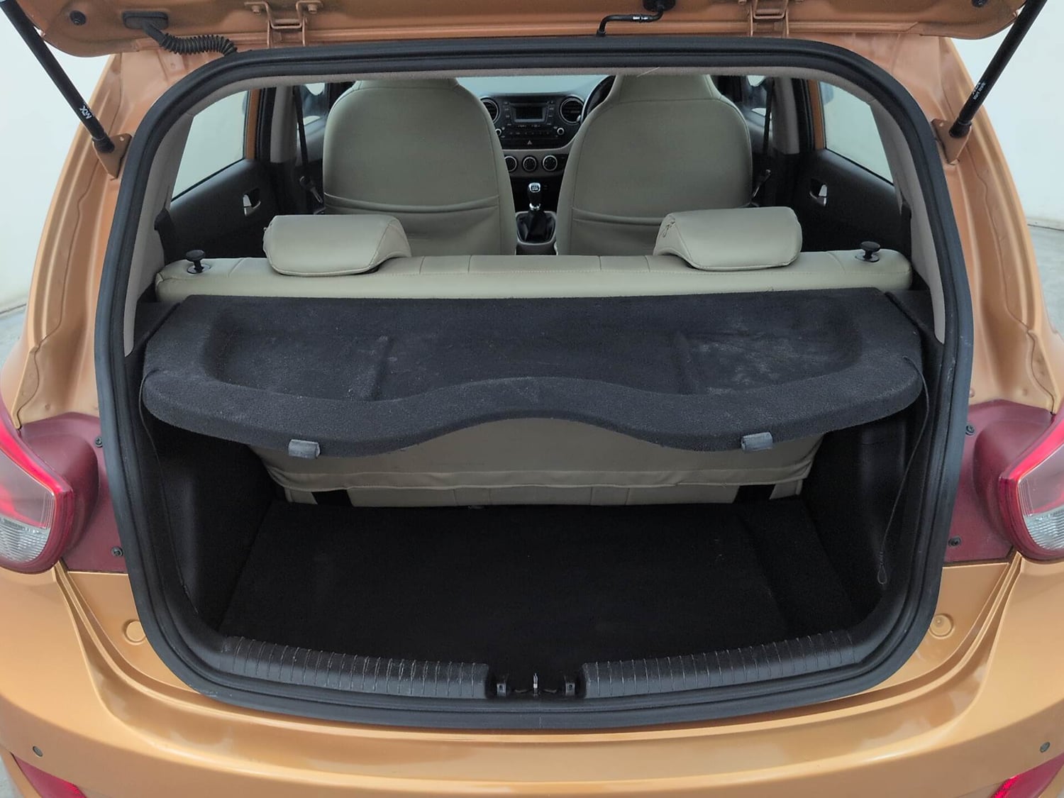 Used 2015 Hyundai Grand i10 Asta 1.2 Kappa VTVT Petrol Manual interior DICKY INSIDE VIEW