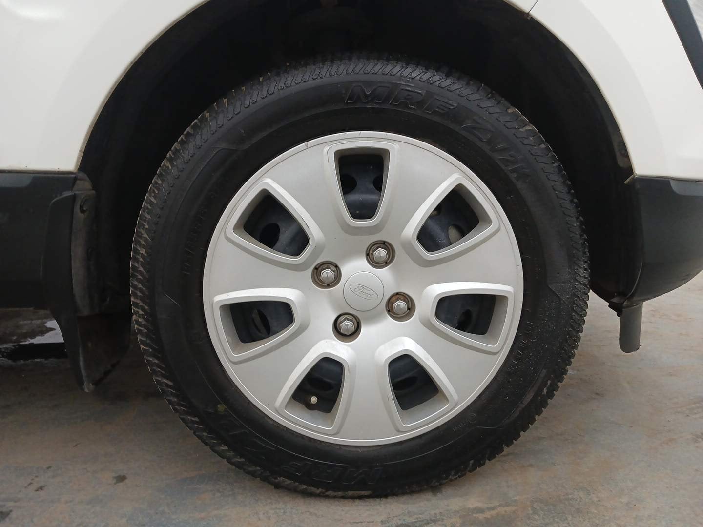 Used 2018 Ford EcoSport Trend 1.5L Ti-VCT Petrol Manual tyres RIGHT FRONT TYRE RIM VIEW