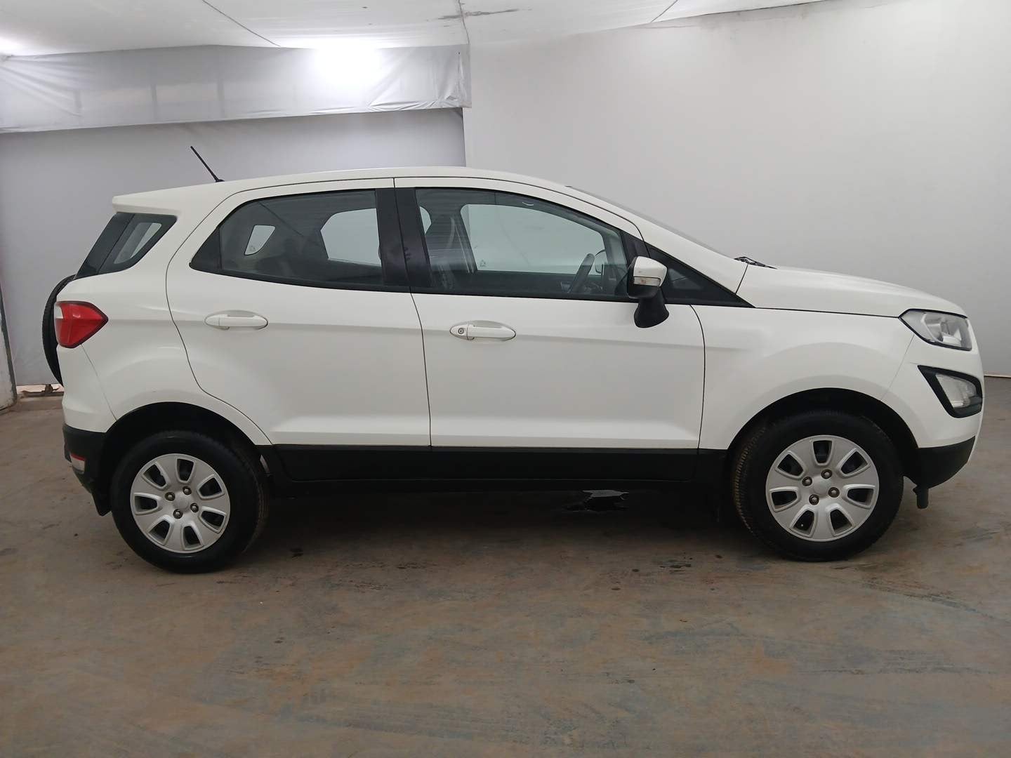 Used 2018 Ford EcoSport Trend 1.5L Ti-VCT Petrol Manual exterior RIGHT SIDE VIEW
