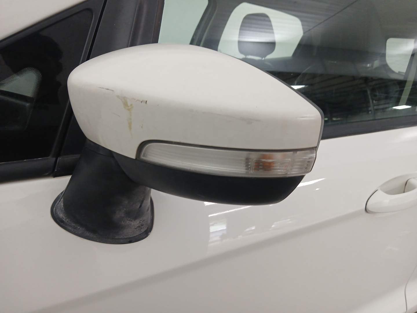 Used 2018 Ford EcoSport Trend 1.5L Ti-VCT Petrol Manual dents MINOR SCRATCH