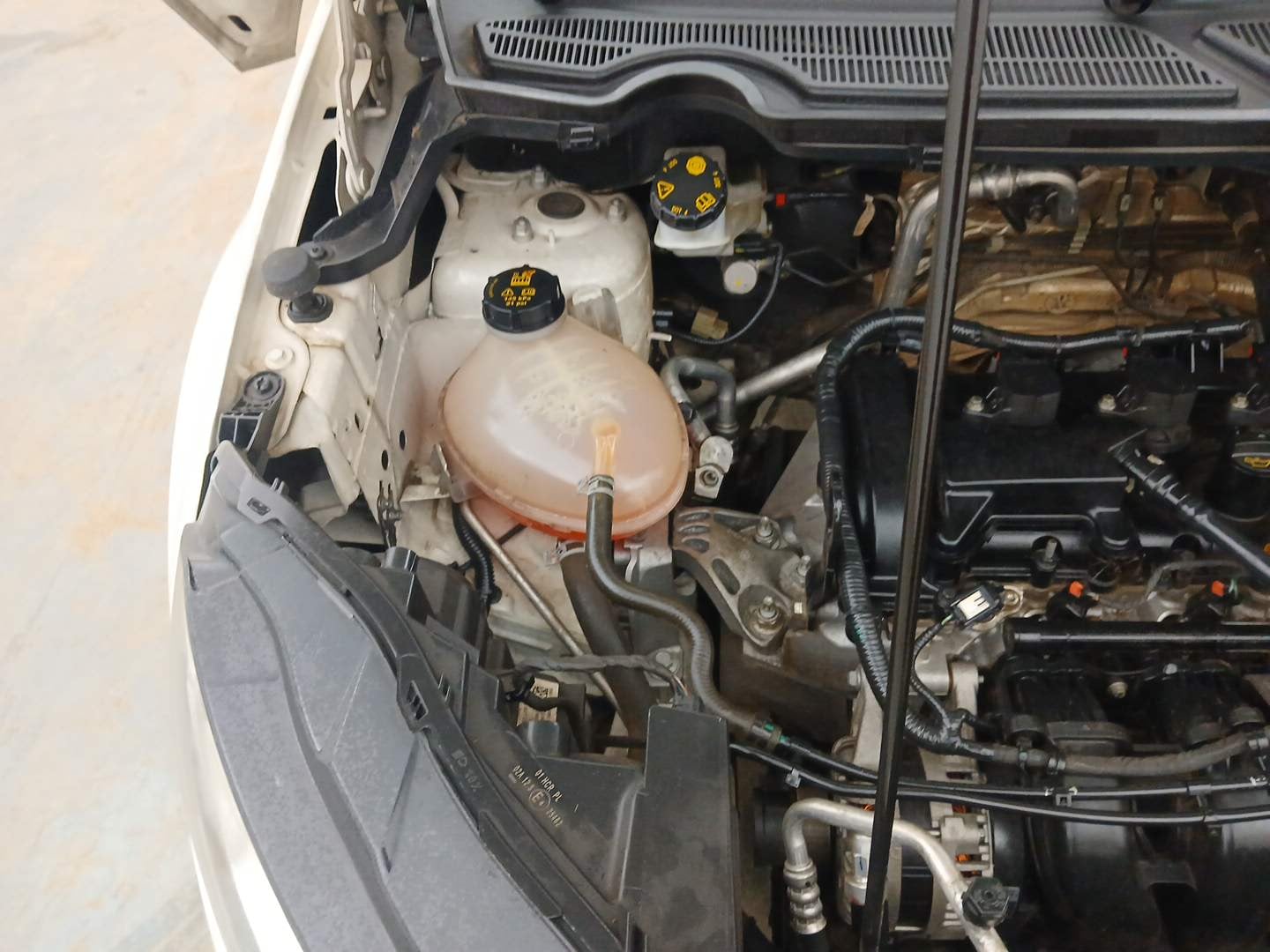 Used 2018 Ford EcoSport Trend 1.5L Ti-VCT Petrol Manual engine ENGINE RIGHT SIDE VIEW