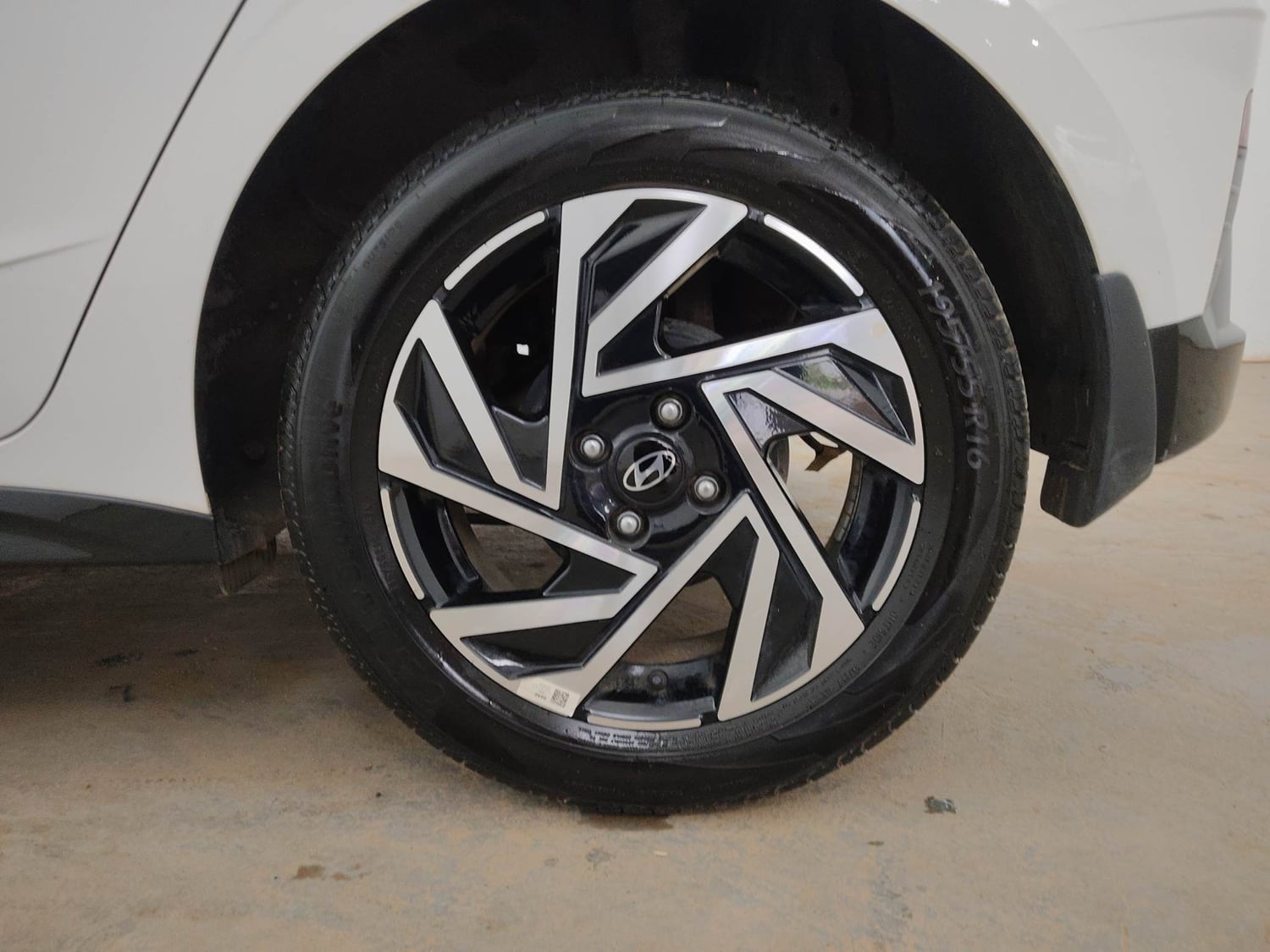 Used 2025 Hyundai New i20 Asta 1.2 MT Petrol Manual tyres LEFT REAR TYRE RIM VIEW