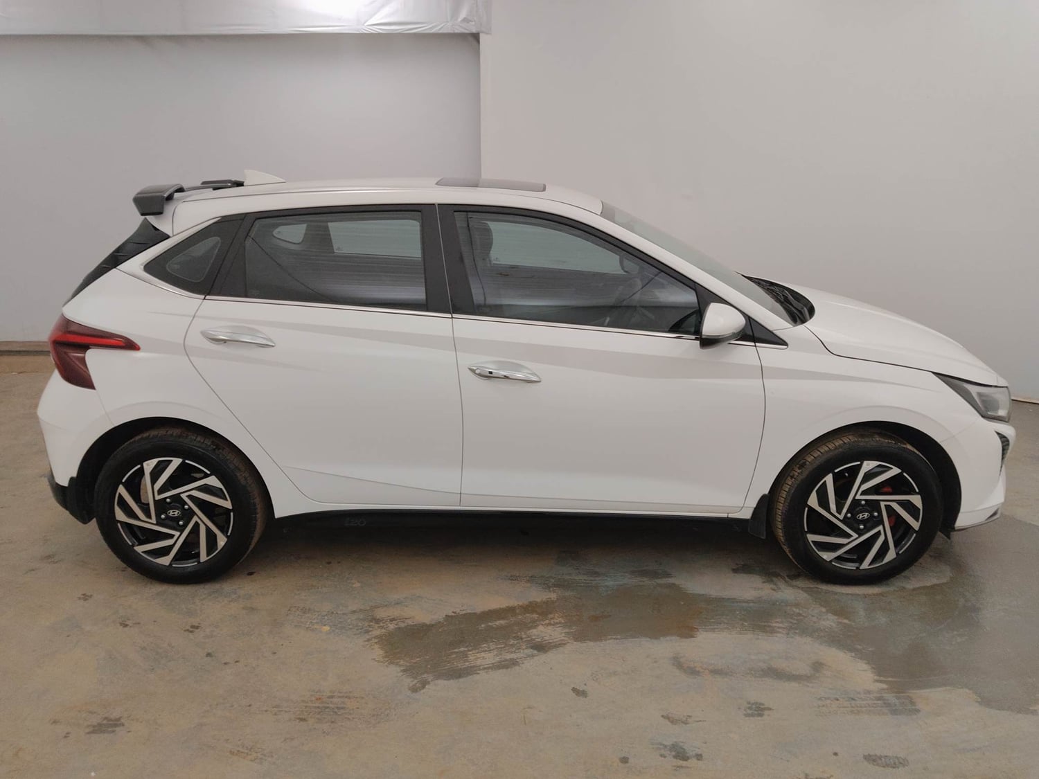 Used 2025 Hyundai New i20 Asta 1.2 MT Petrol Manual exterior RIGHT SIDE VIEW