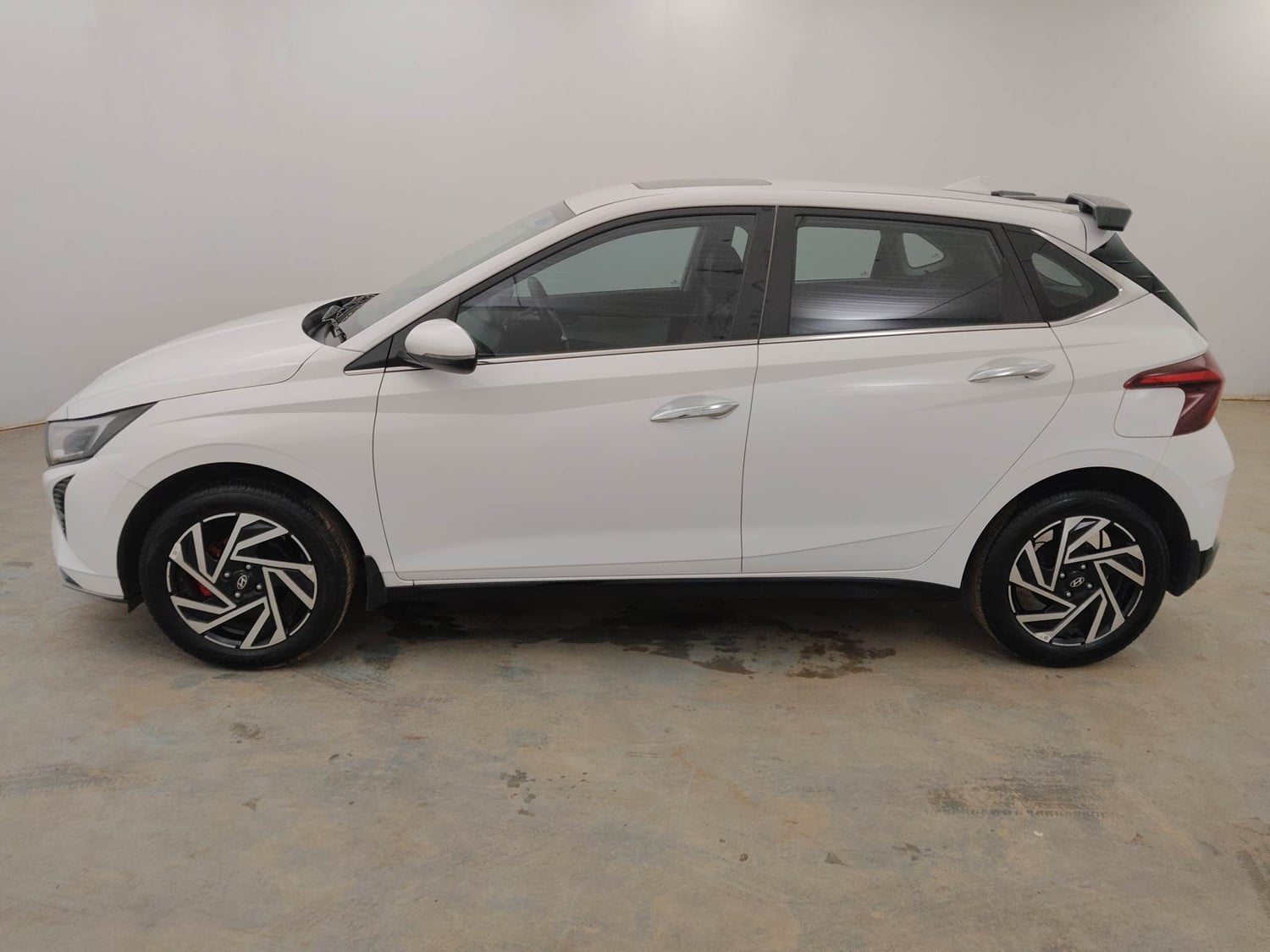 Used 2025 Hyundai New i20 Asta 1.2 MT Petrol Manual exterior LEFT SIDE VIEW